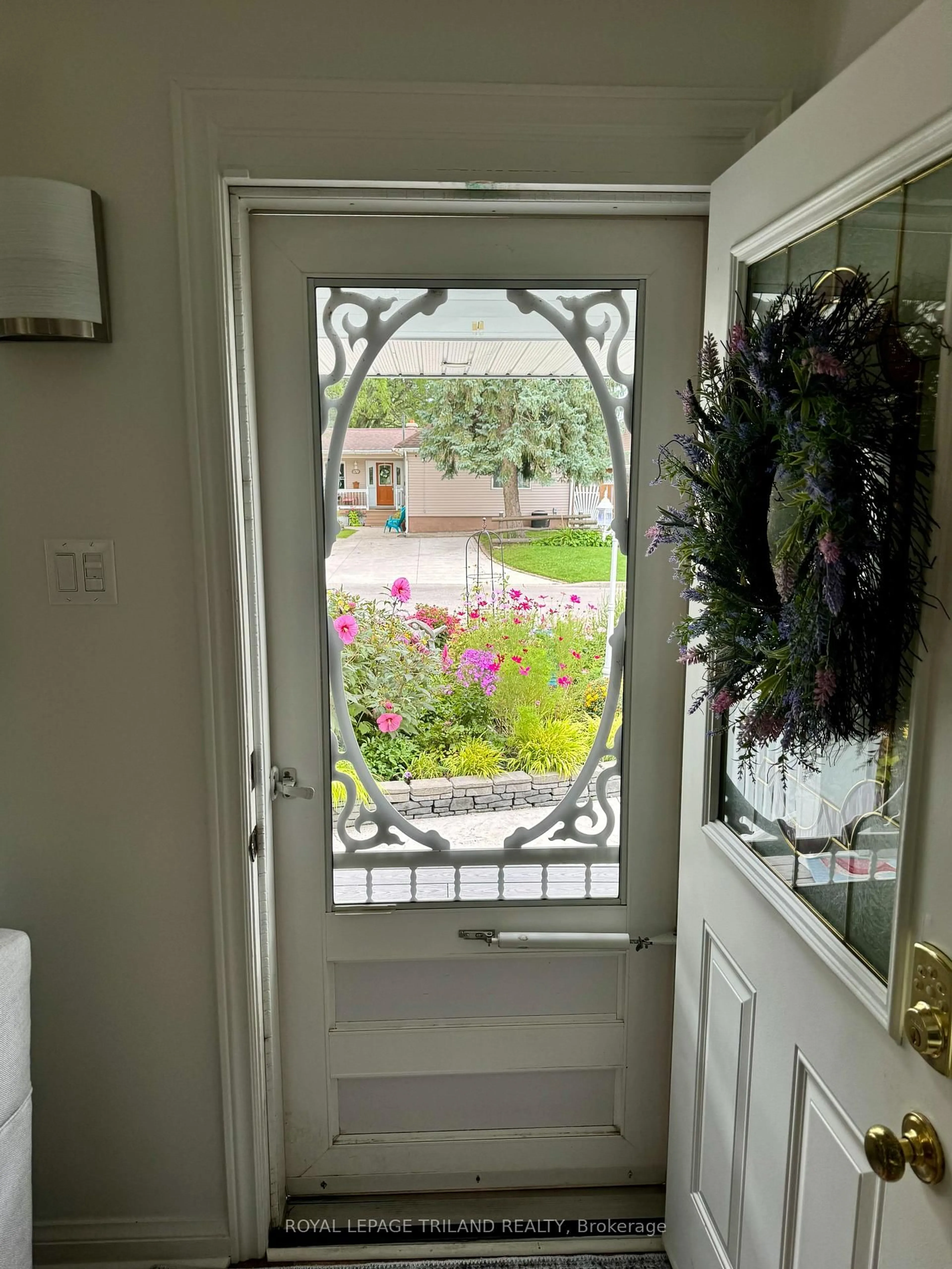 Indoor entryway for 1178 Princess Ave, London East Ontario N5W 3N3