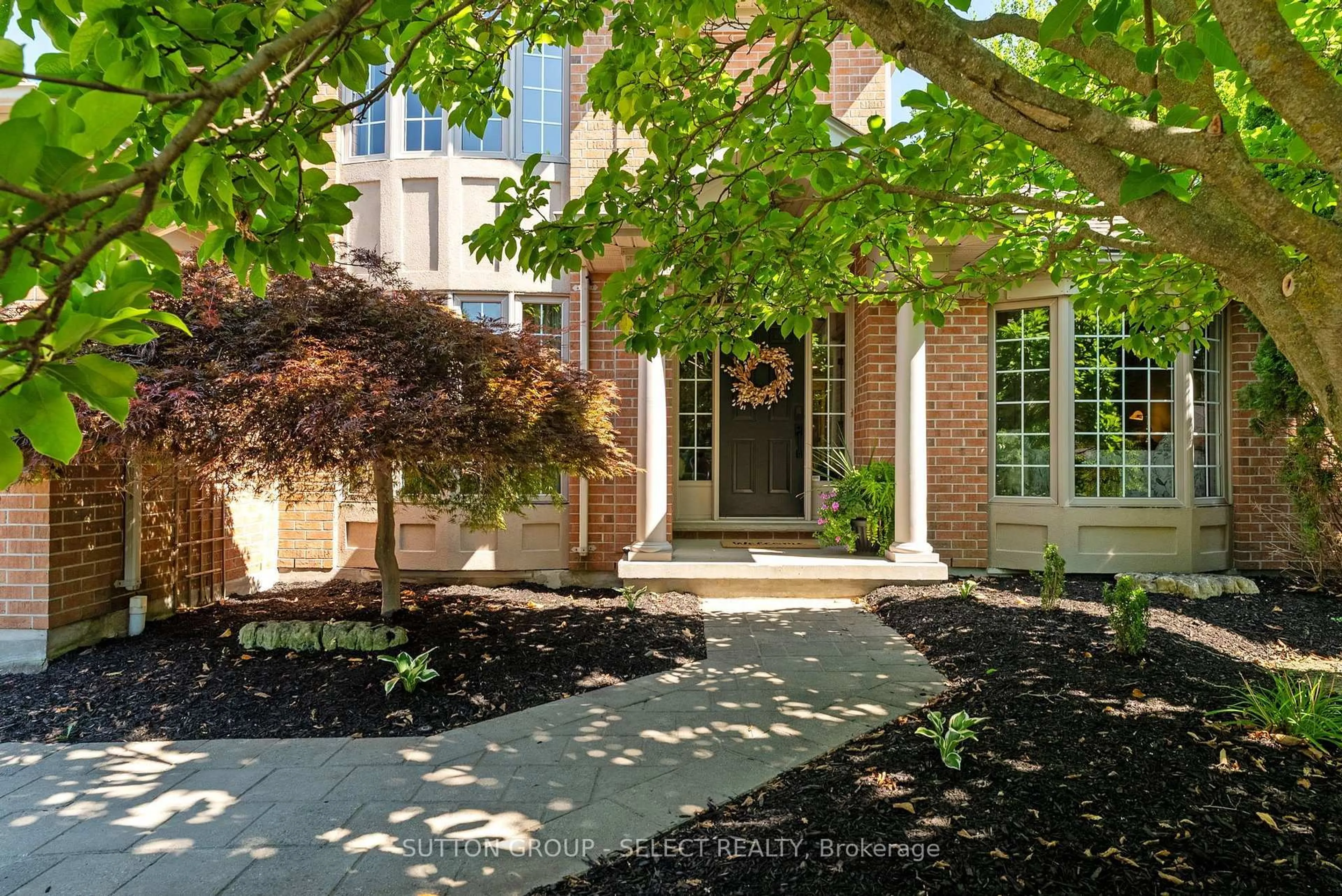 Home with brick exterior material, street for 2 Garnet Crt, London North Ontario N6H 4Z9