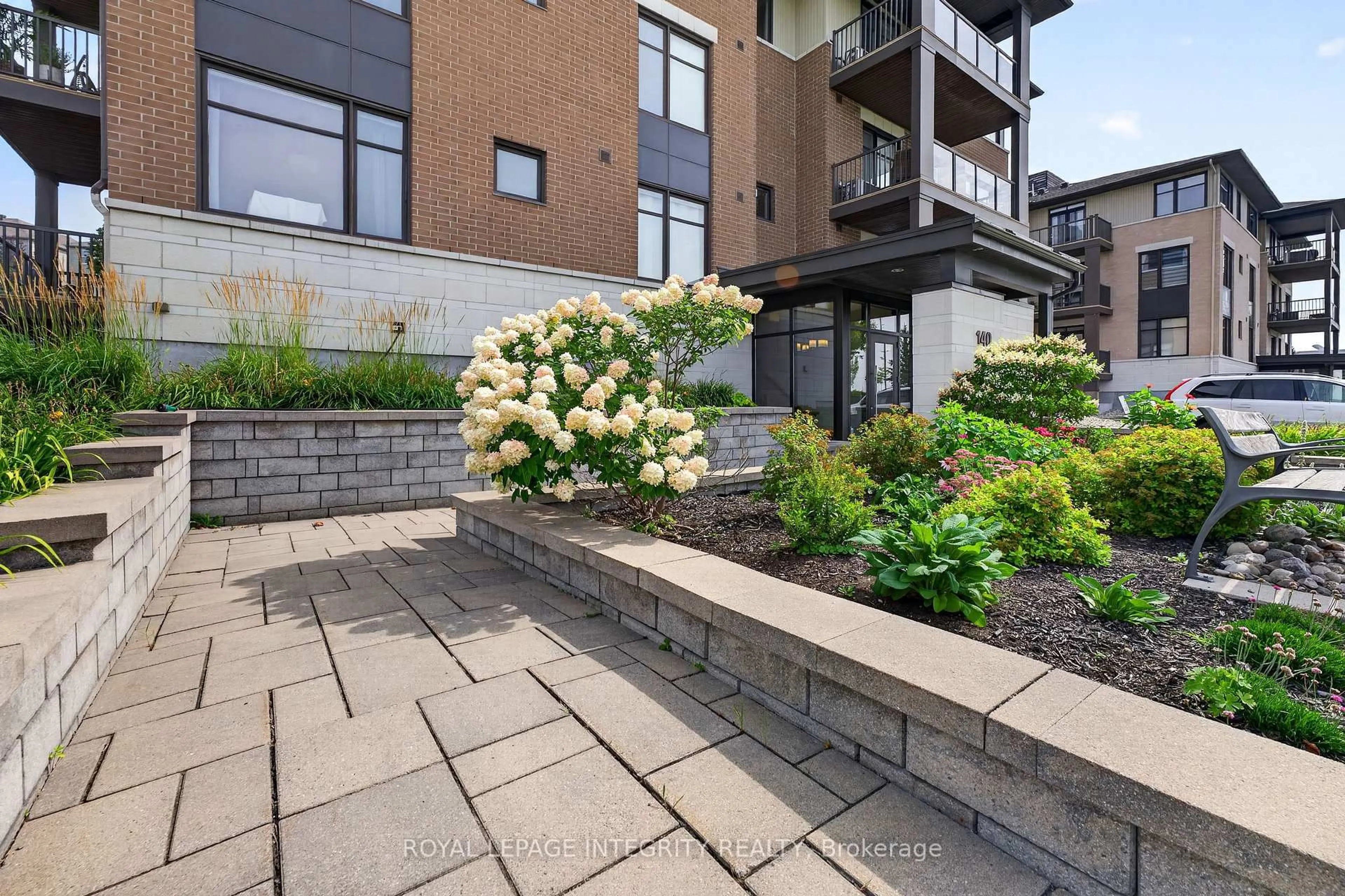 Patio, street for 140 GUELPH Private #304, Ottawa Ontario K2T 0J2
