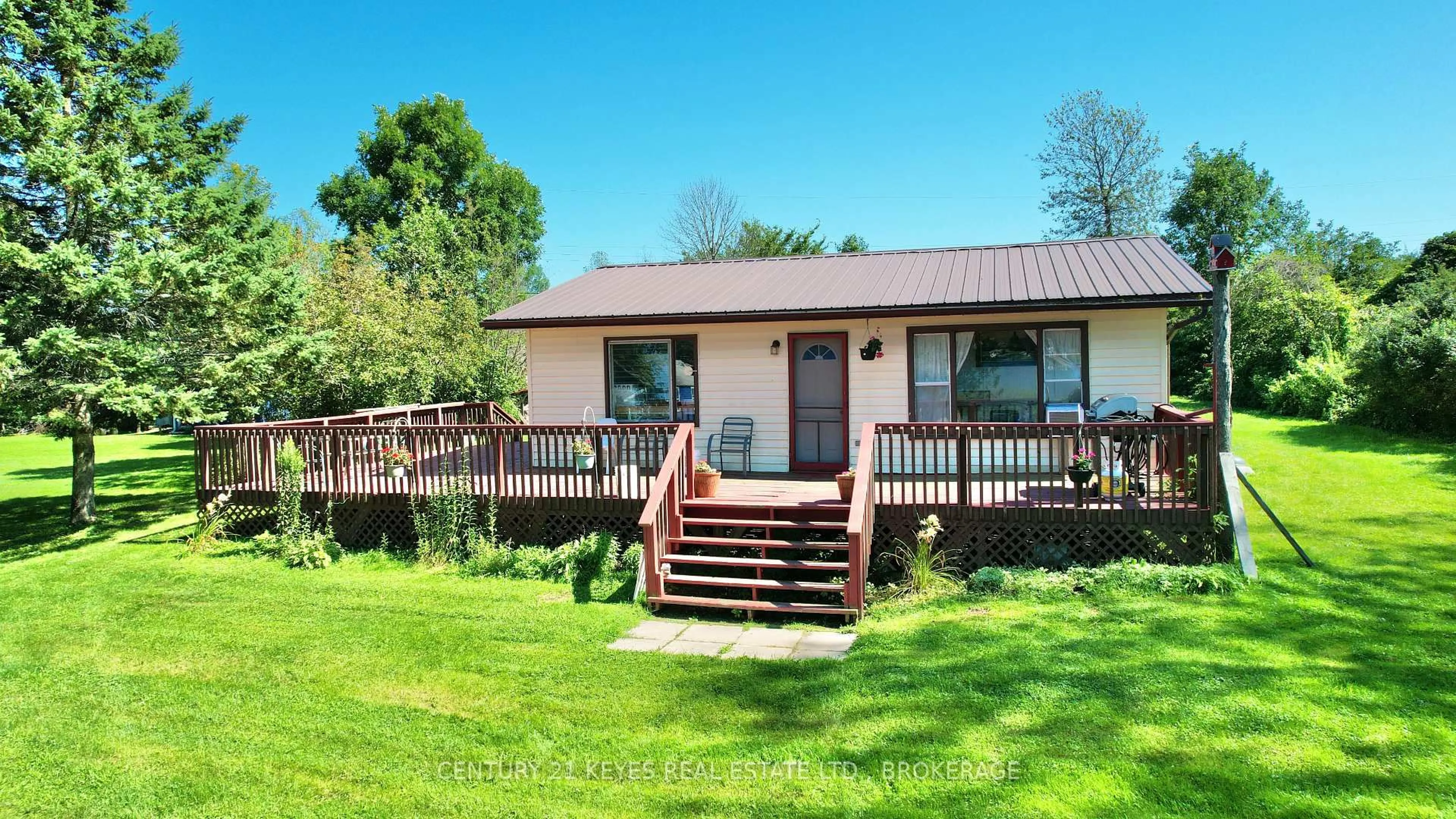 A pic from outside/outdoor area/front of a property/back of a property/a pic from drone, unknown for 170 Hay Island, Leeds and the Thousand Islands Ontario K7G 2X8