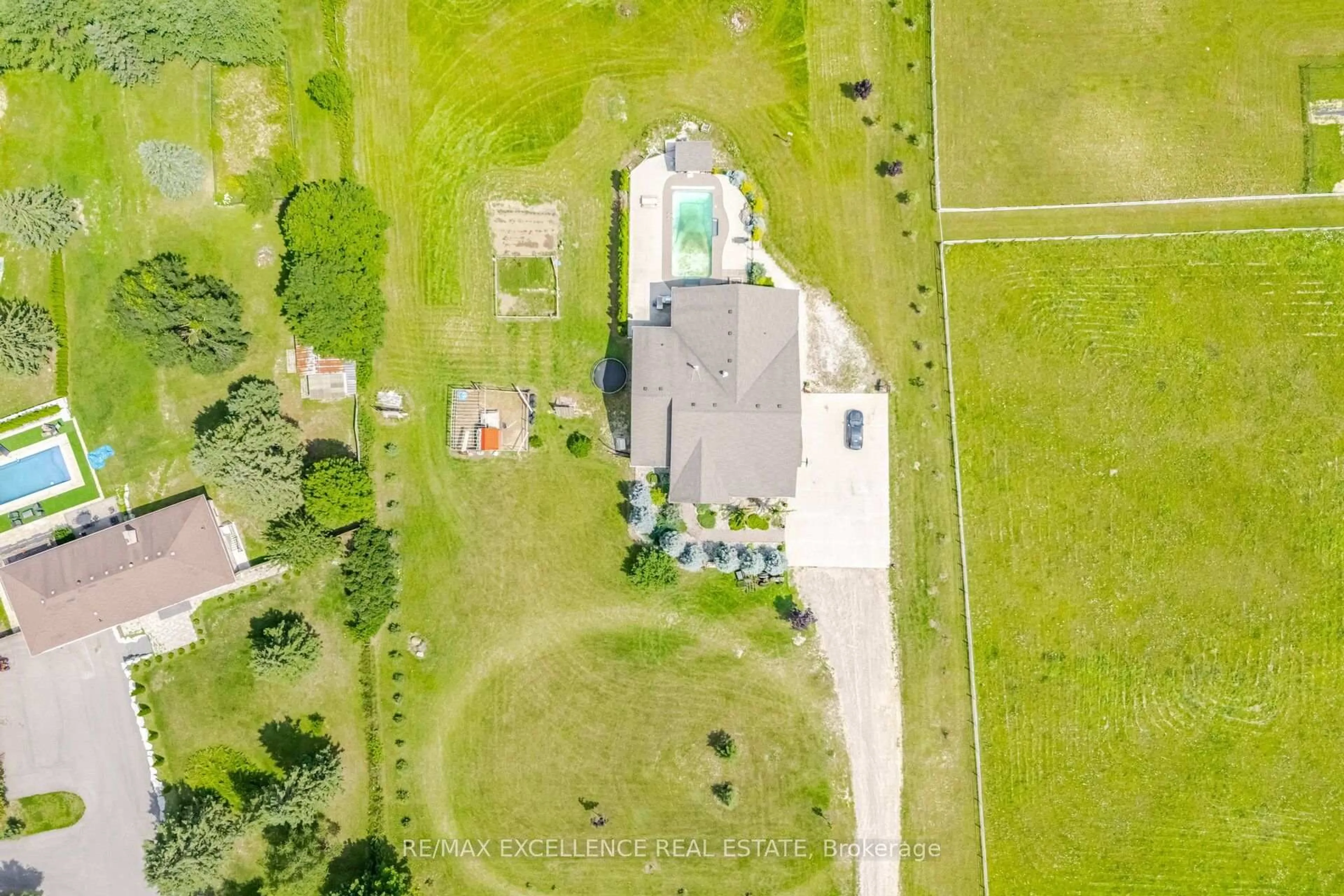 A pic from outside/outdoor area/front of a property/back of a property/a pic from drone, unknown for 5593 Trafalgar Rd, Erin Ontario N0B 1Z0