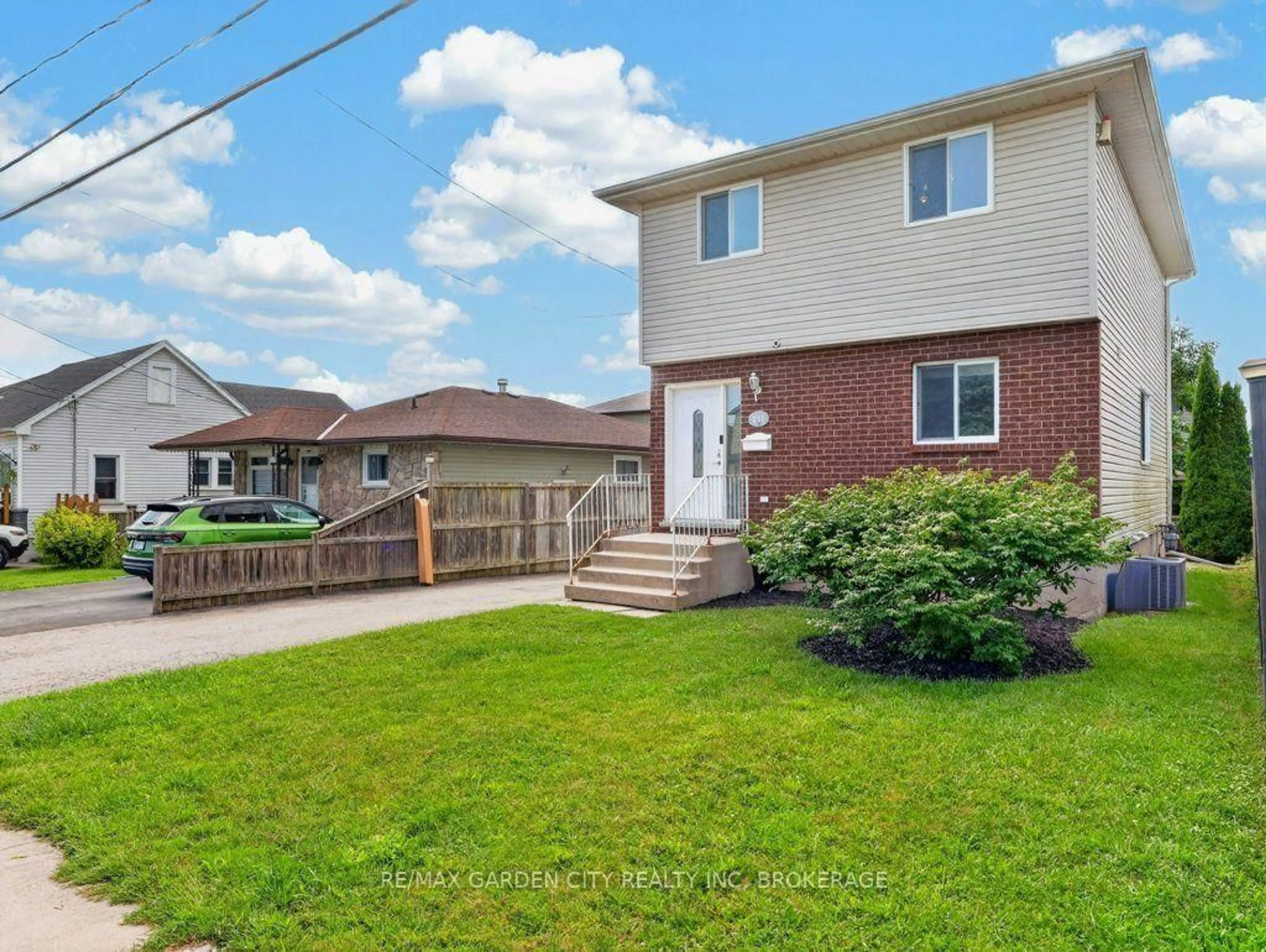 Unknown for 211 Morton St, Thorold Ontario L2V 1C8