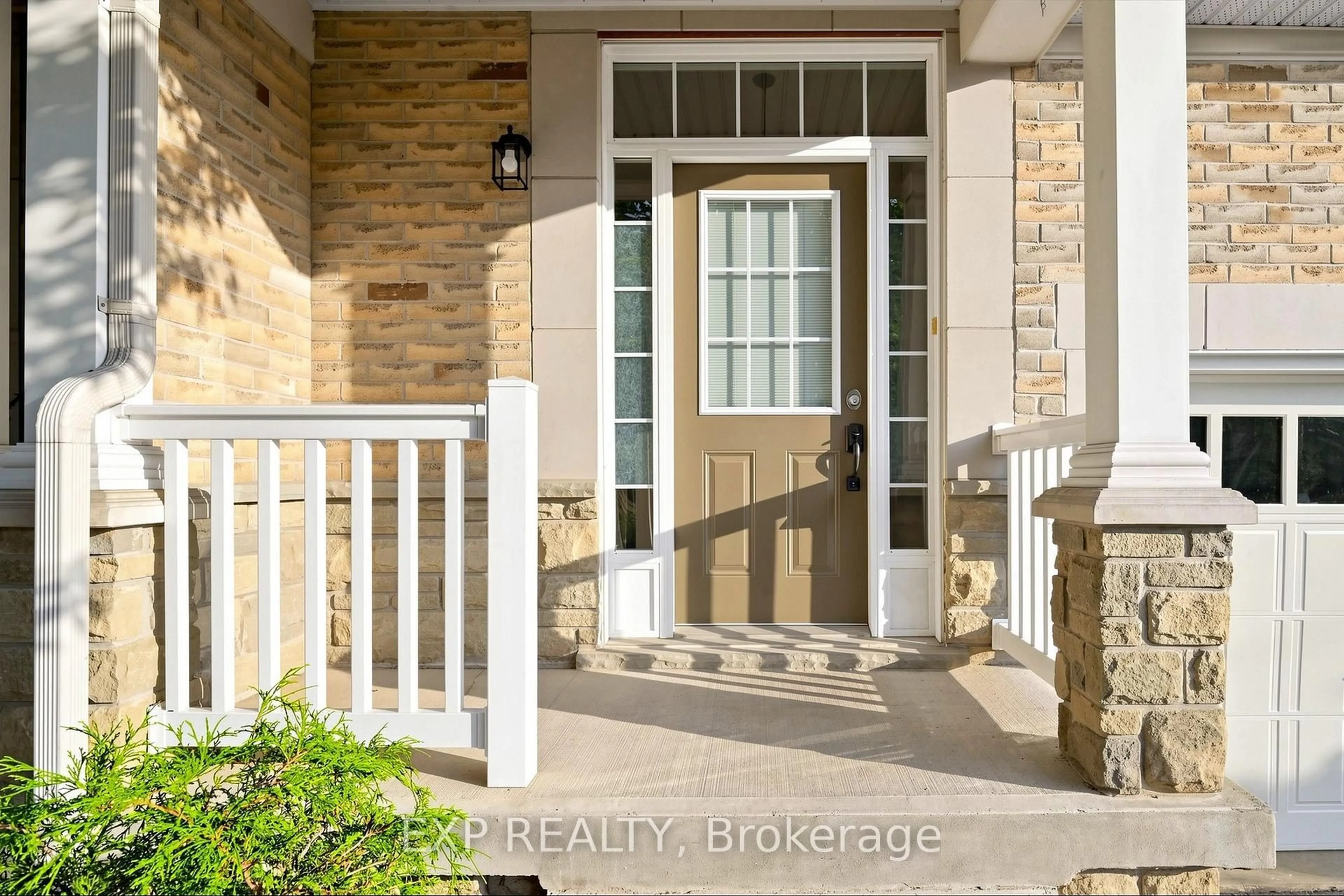 Indoor entryway for 2-28 Doon Mills Dr, Kitchener Ontario N2P 2W9