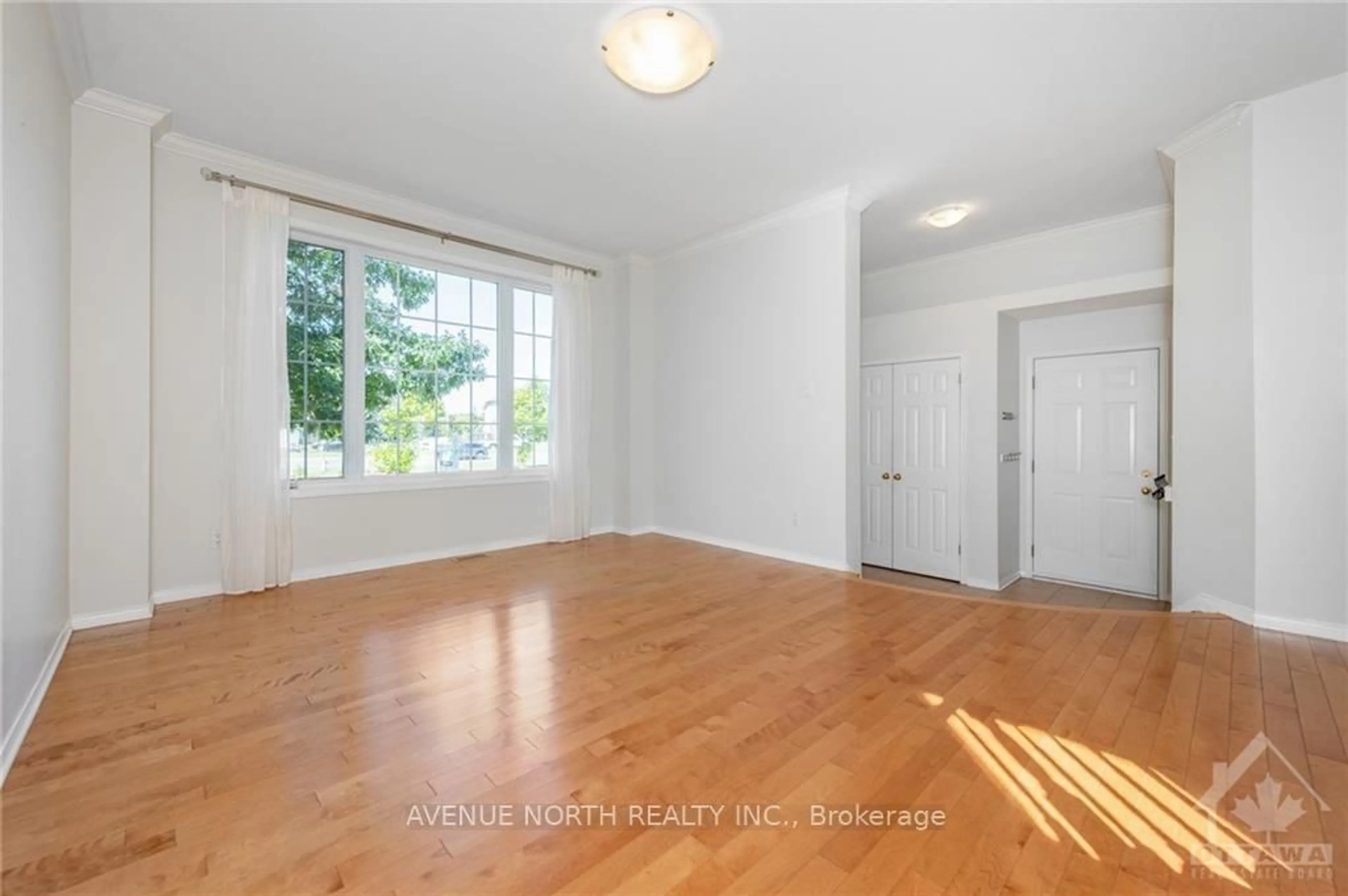 A pic of a room for 2370 Le Ruisseau Circ, Ottawa Ontario K1W 1K8