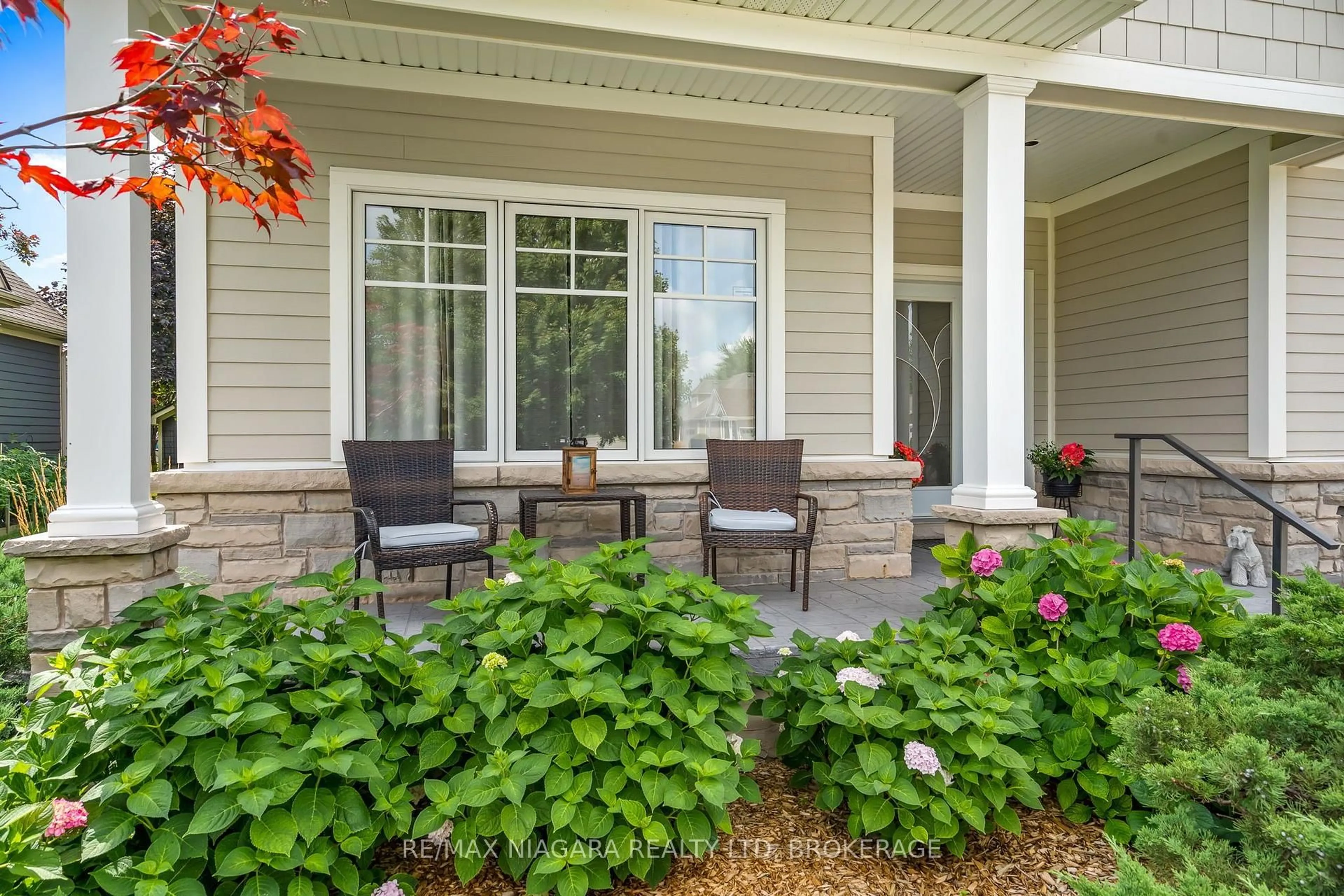 Patio, street for 27 Driftwood Tr, Fort Erie Ontario L0S 1N0