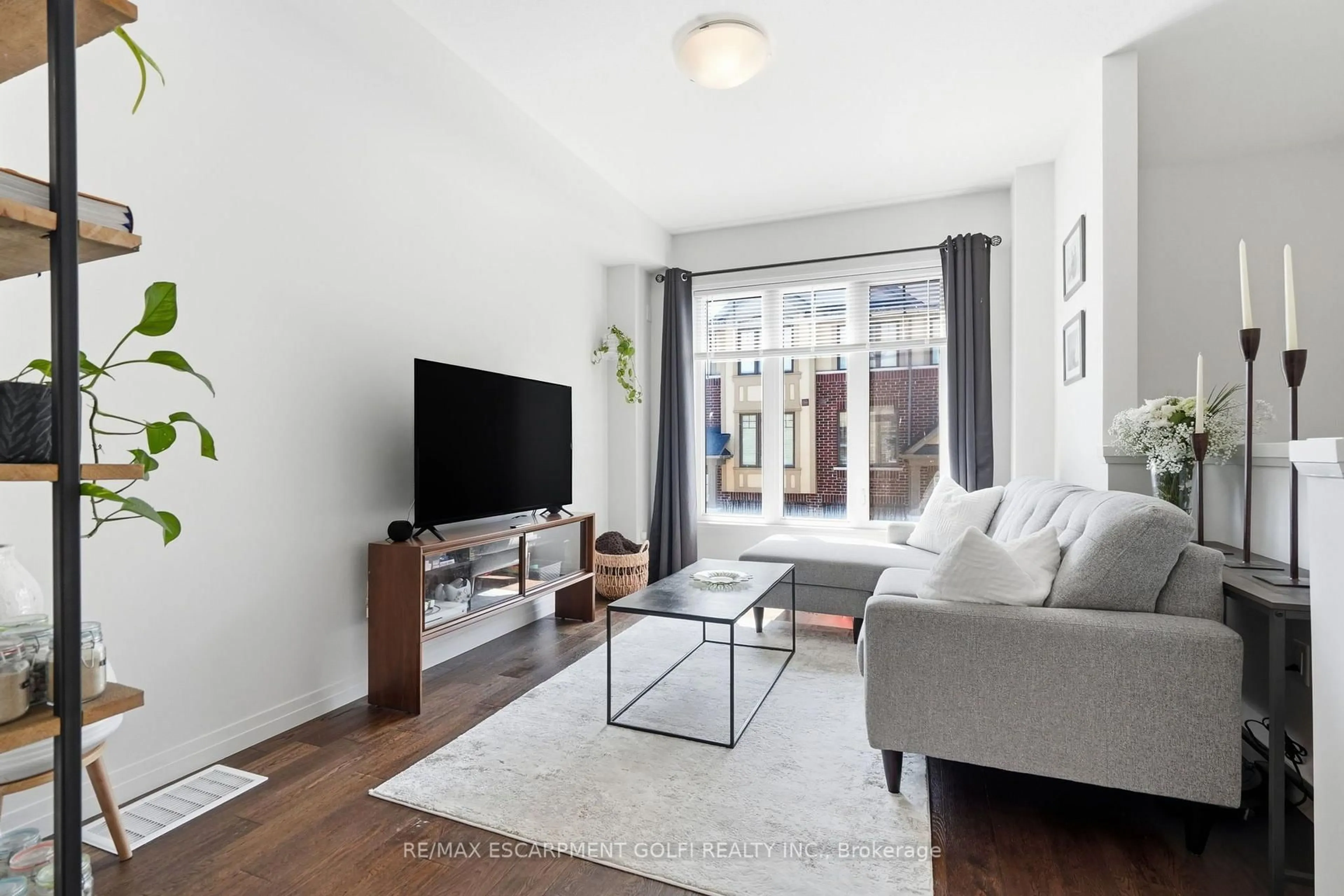 Living room with furniture, unknown for 4 COULD Lane, Hamilton Ontario L9G 0H2
