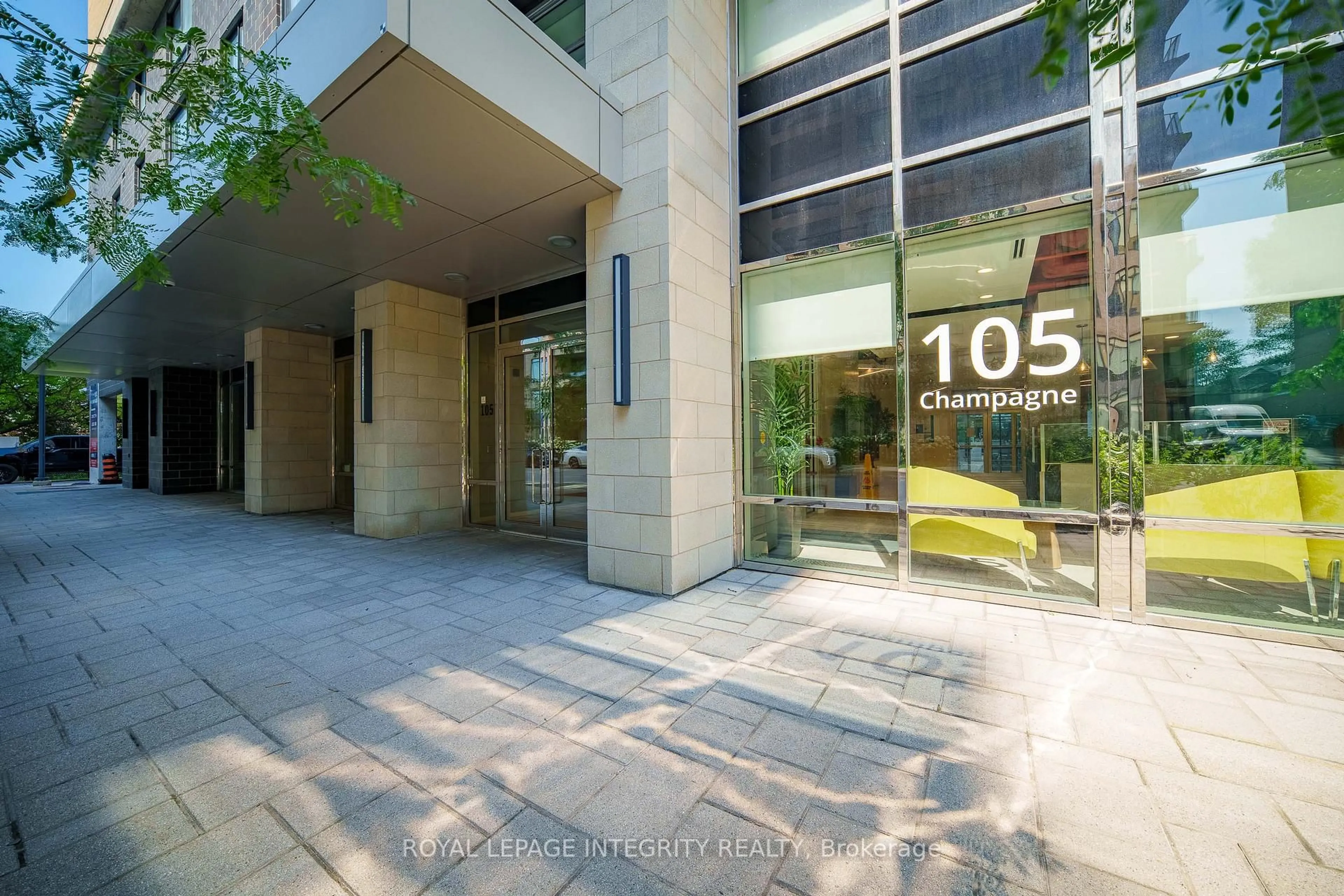 Indoor foyer for 105 Champagne Ave #2503, Ottawa Ontario K1S 5E5