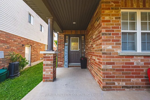 140 Country Club Dr, Cambridge 4