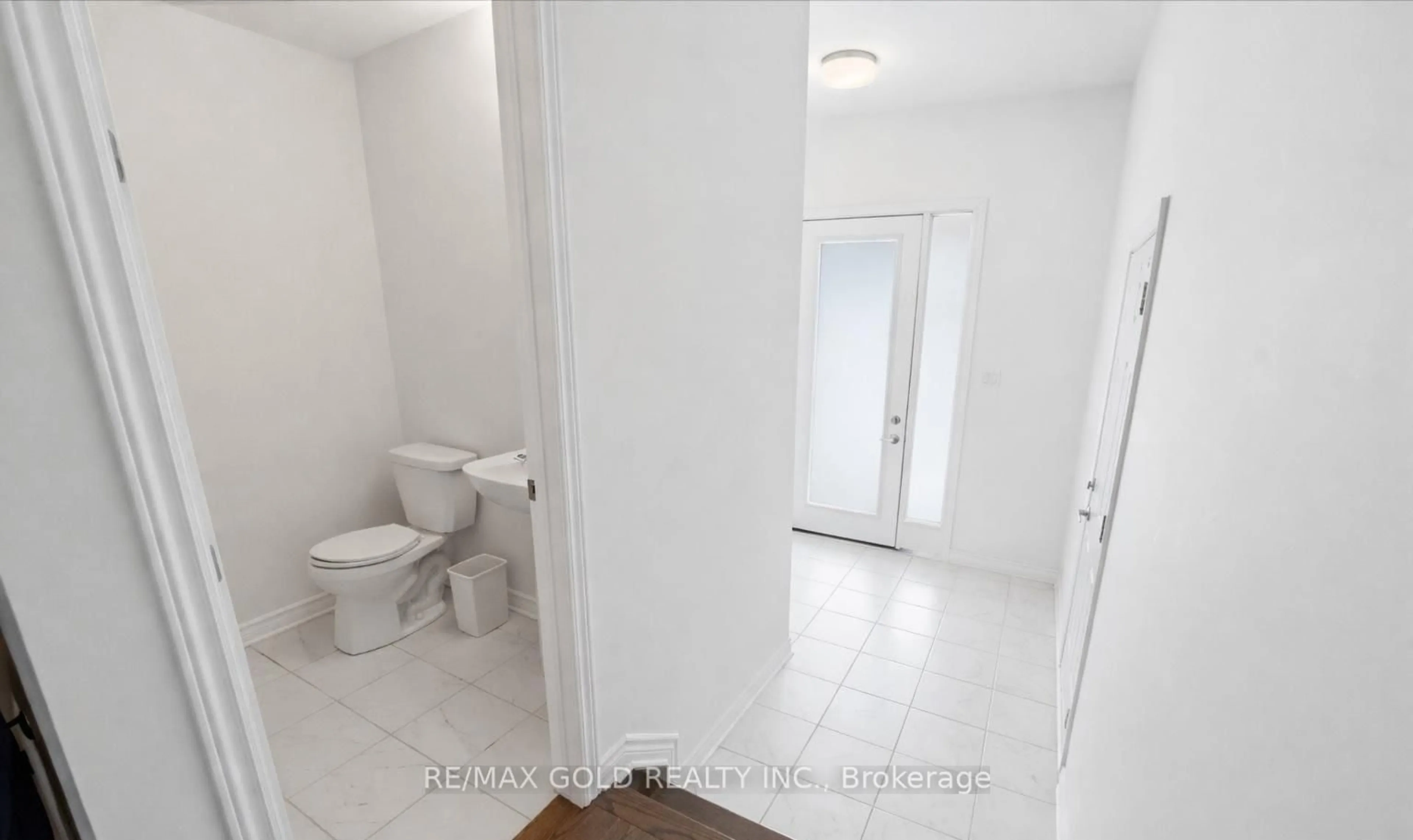 A pic of a room for 36 Jargeau Rd, Ottawa Ontario K1C 1T1