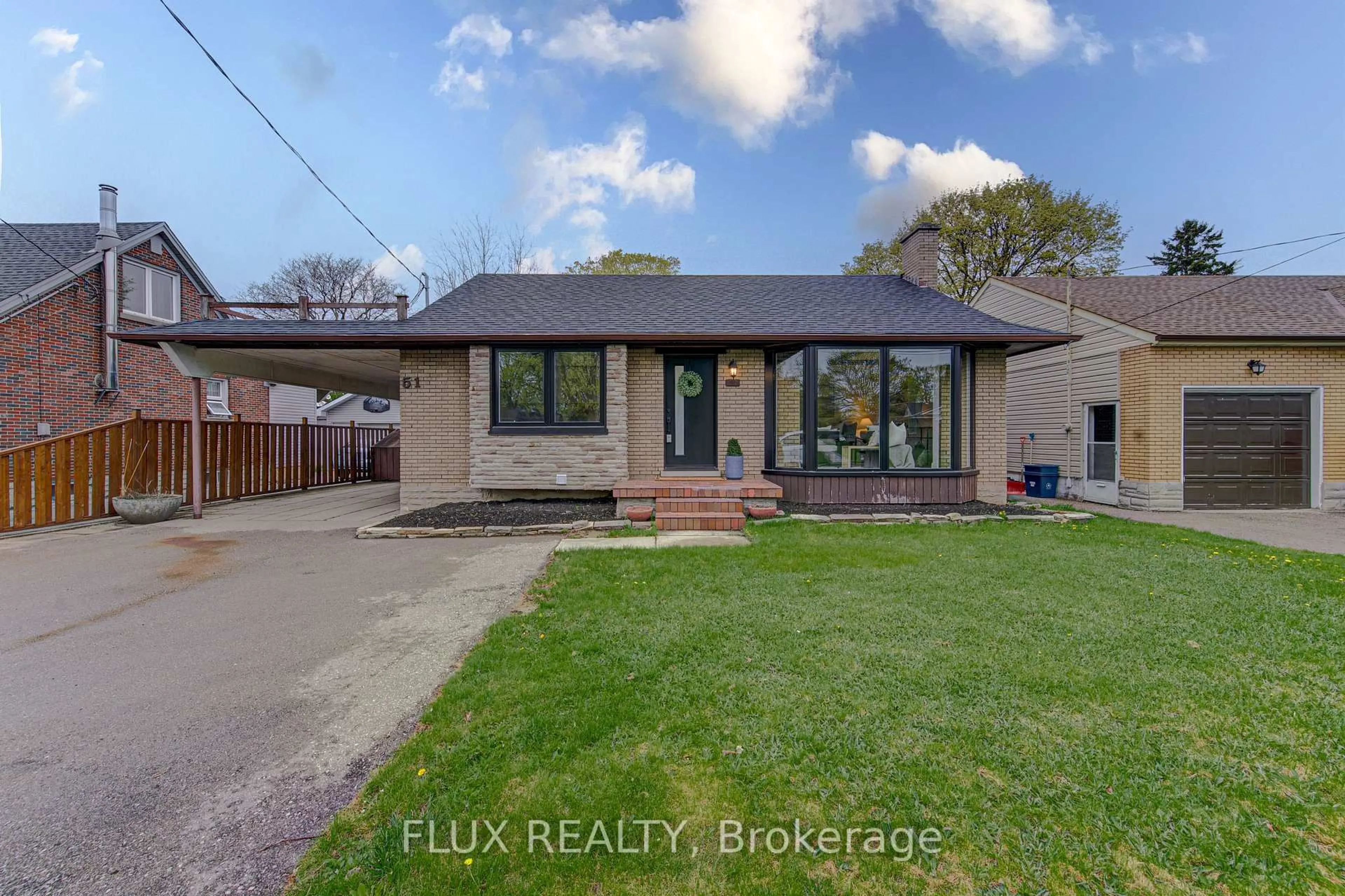 A pic from outside/outdoor area/front of a property/back of a property/a pic from drone, street for 51 Rosemount Dr, Kitchener Ontario N2B 1P9