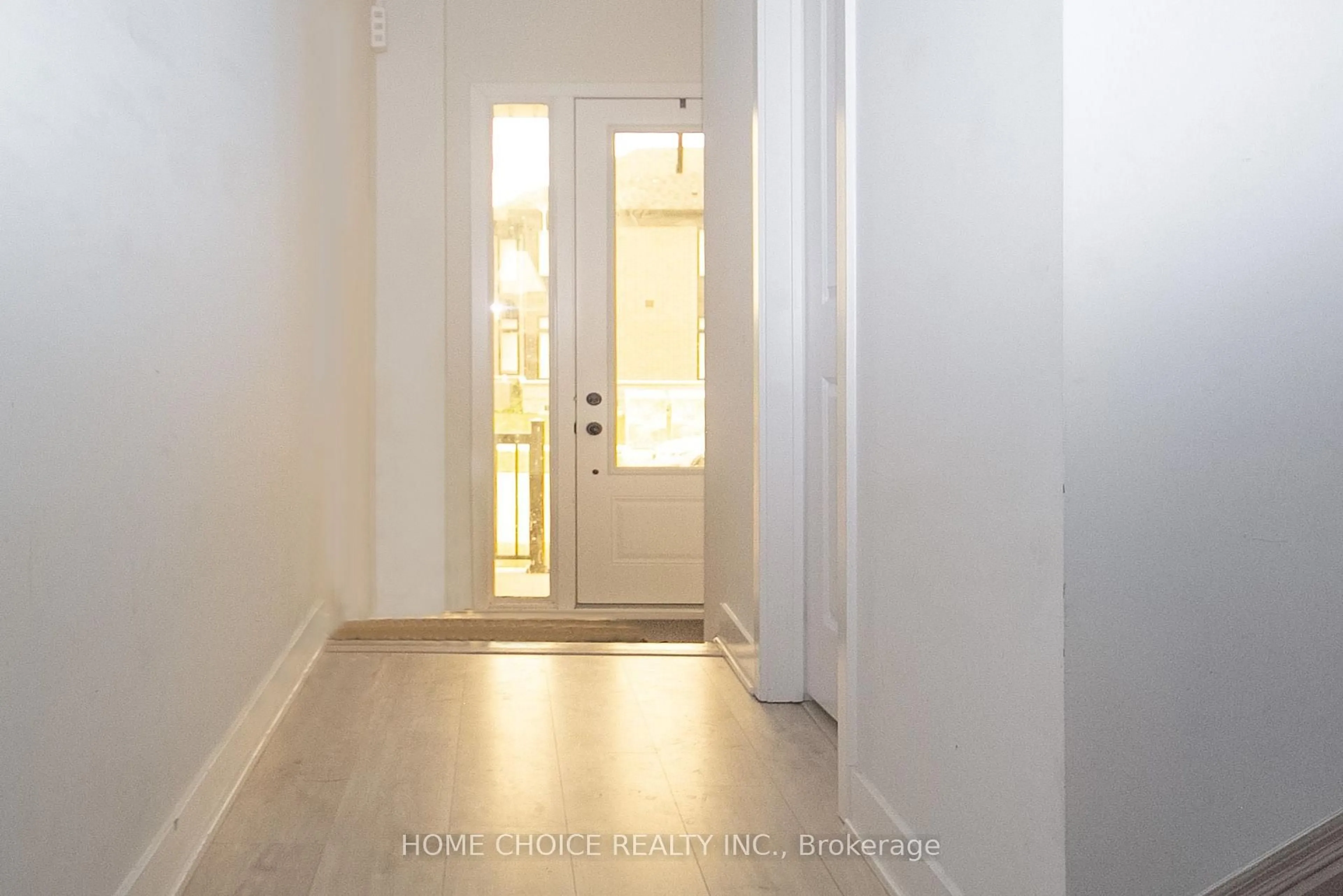 Indoor entryway for 639 Pollock Grve, Peterborough Ontario K9K 0J6