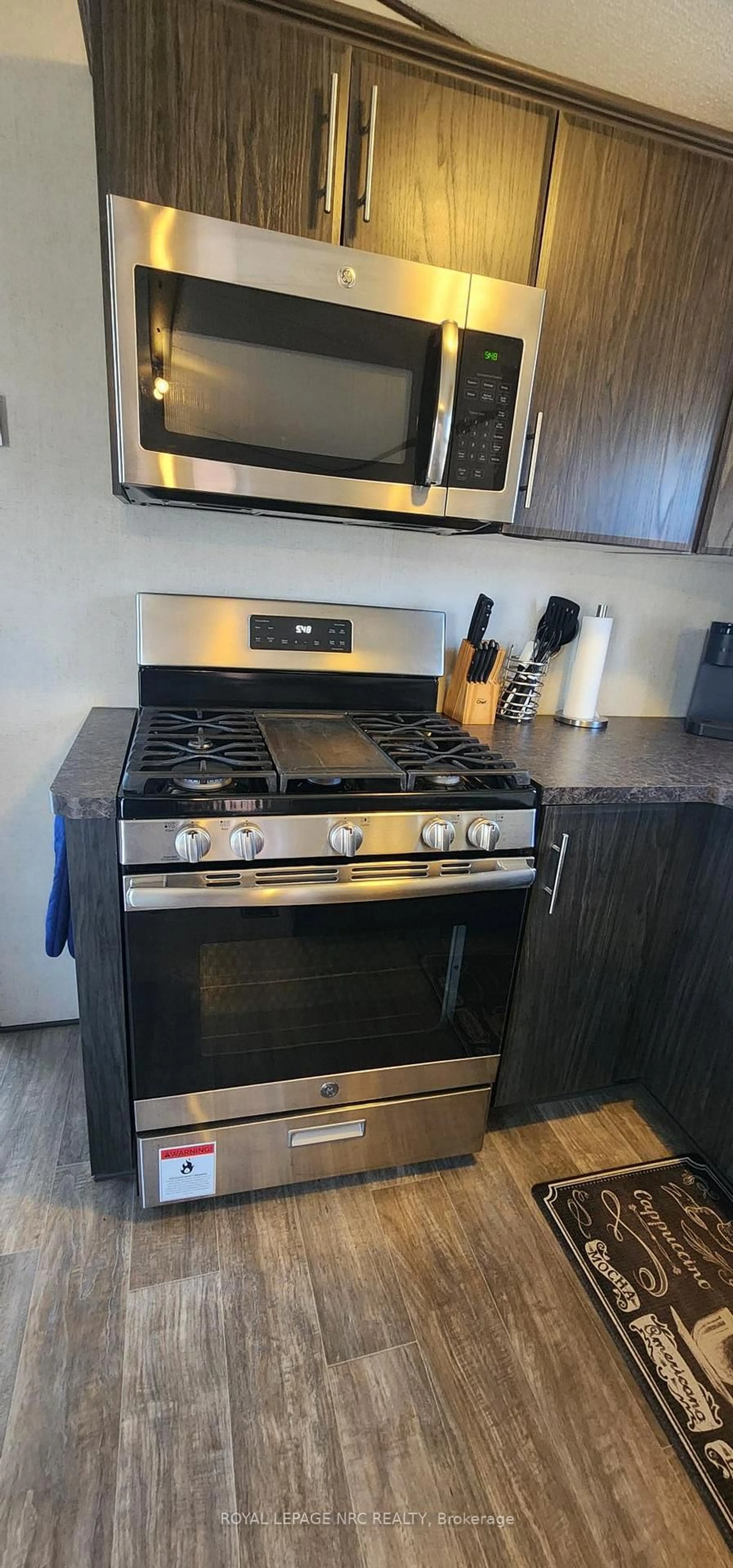 Standard kitchen, unknown for 1501 Line 8 Rd #502, Niagara-on-the-Lake Ontario L0S 1J0