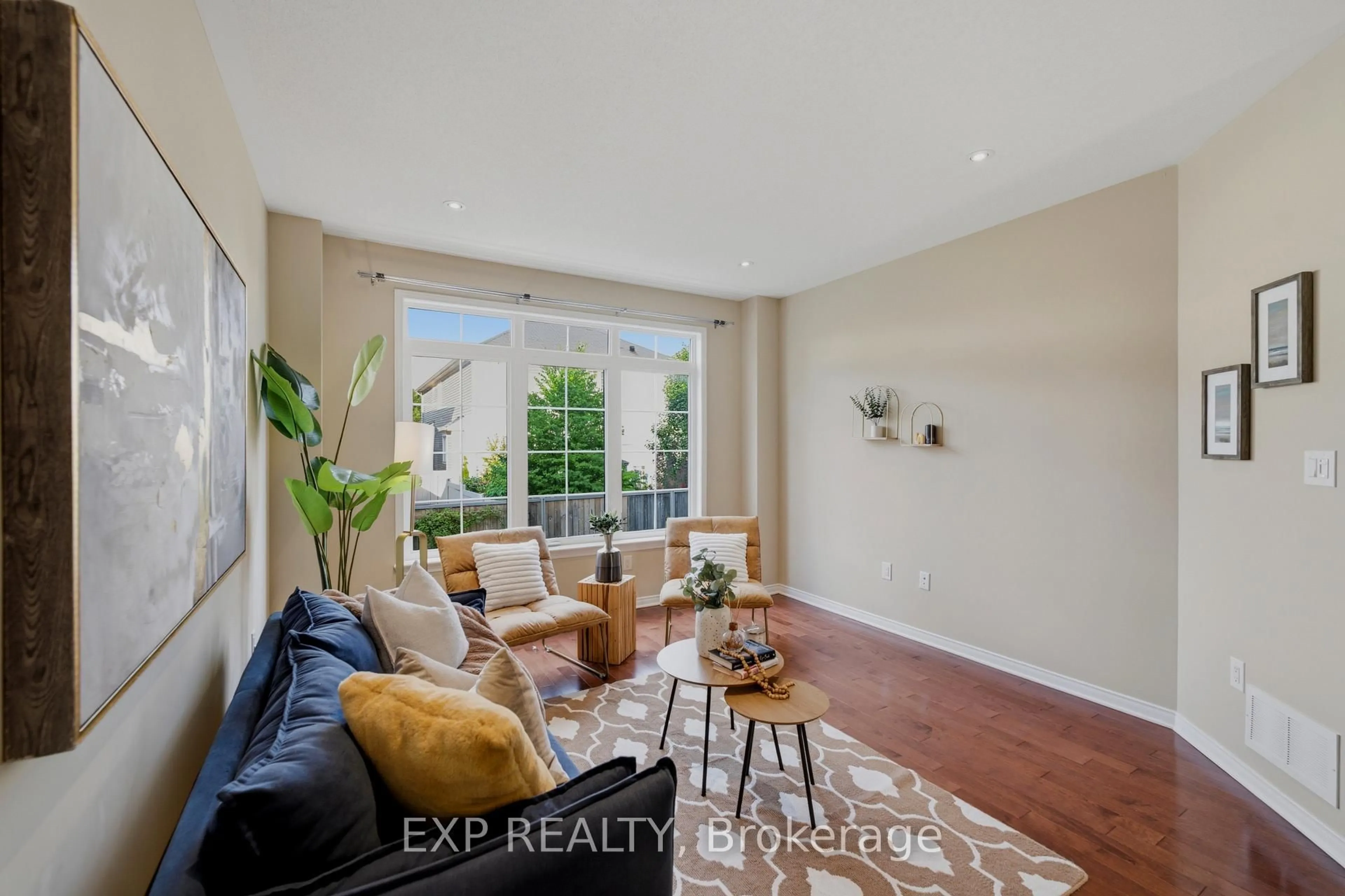 Living room with furniture, unknown for 118 Laramie Cres, Ottawa Ontario K2J 5Z8