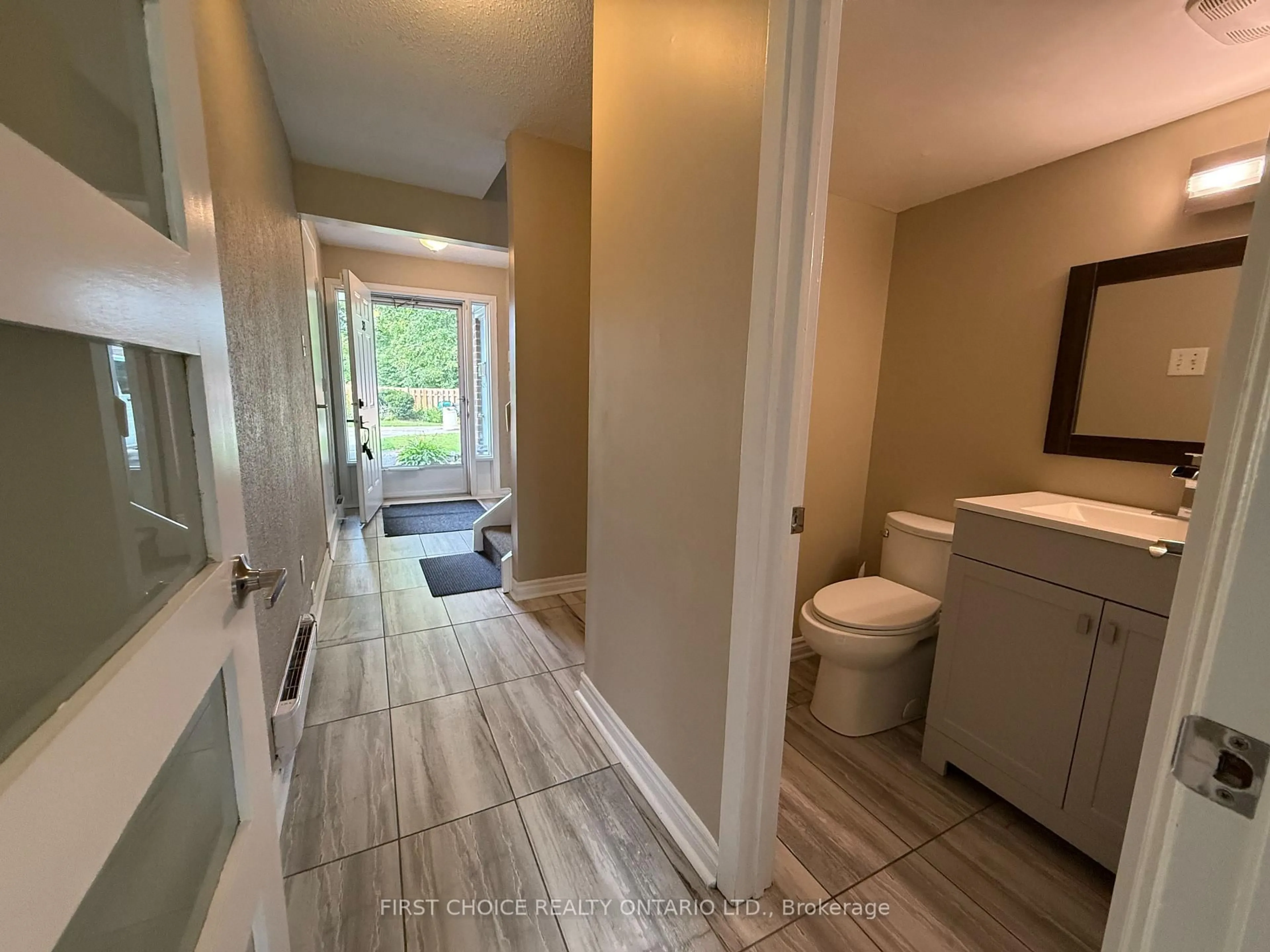 Unknown for 32 Appleby Private, Ottawa Ontario K2C 3P4