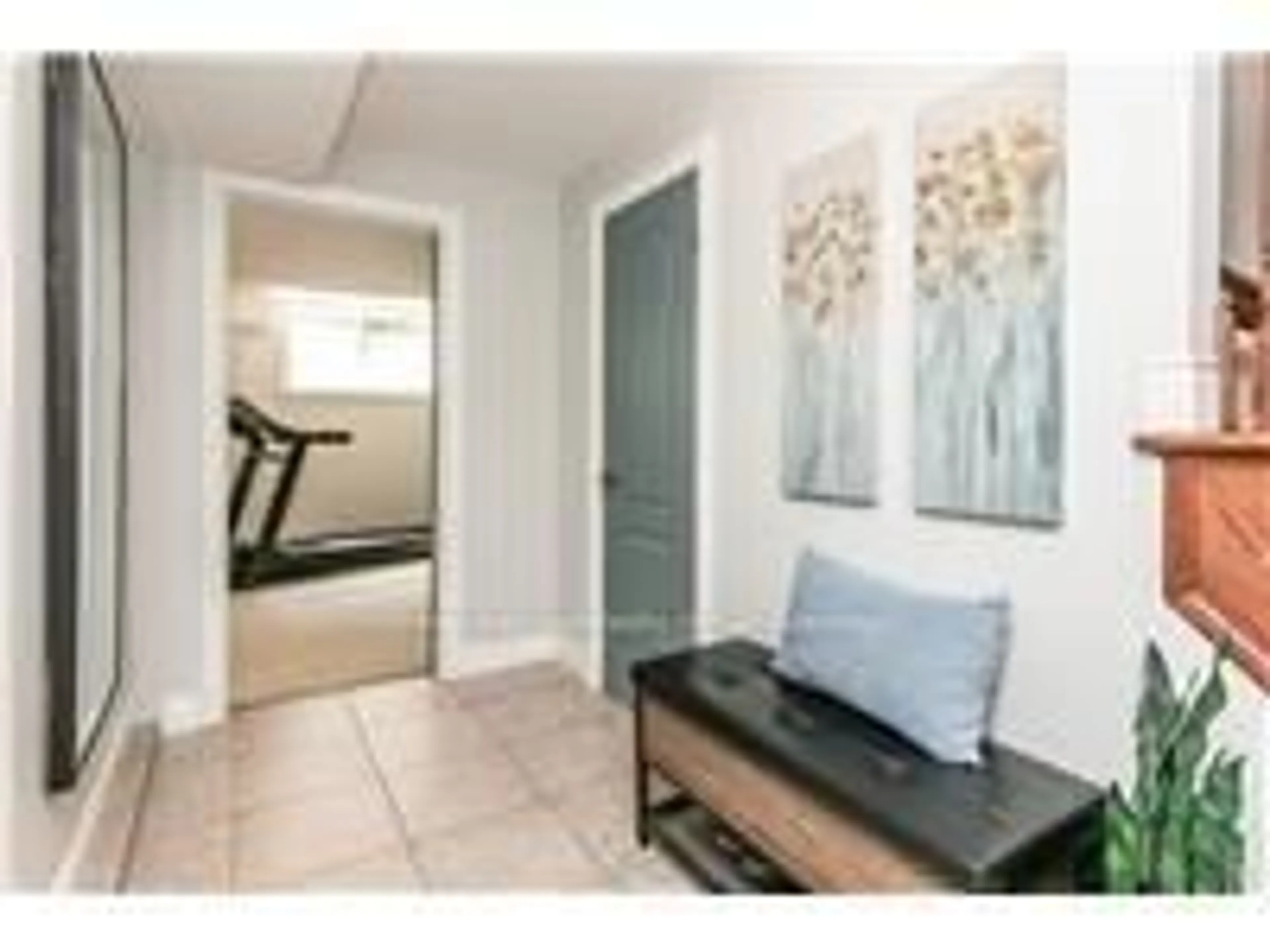 Indoor entryway for 563 Woolgrass Ave, Waterloo Ontario N2V 2Y2