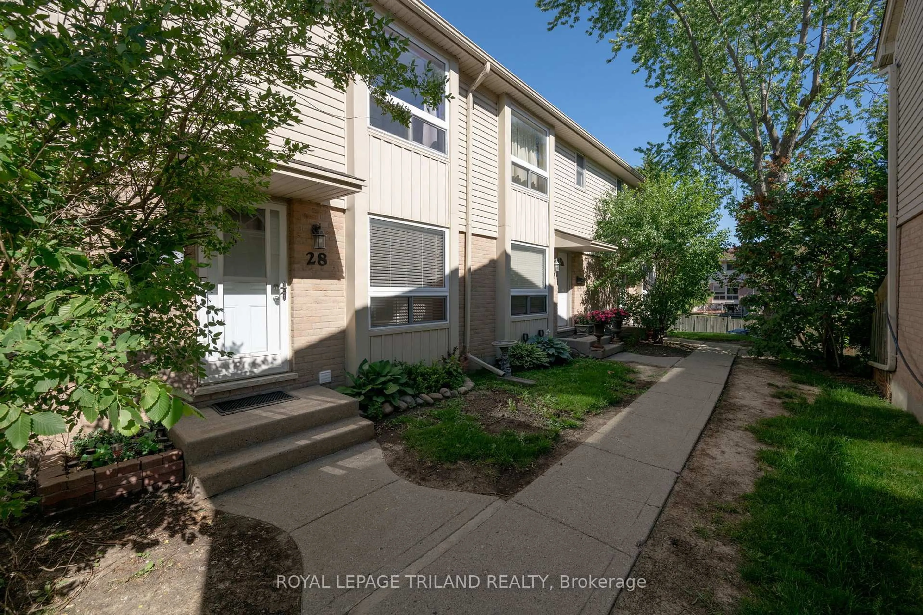 Unknown for 626 Wharncliffe Rd #28, London South Ontario N6J 2N4