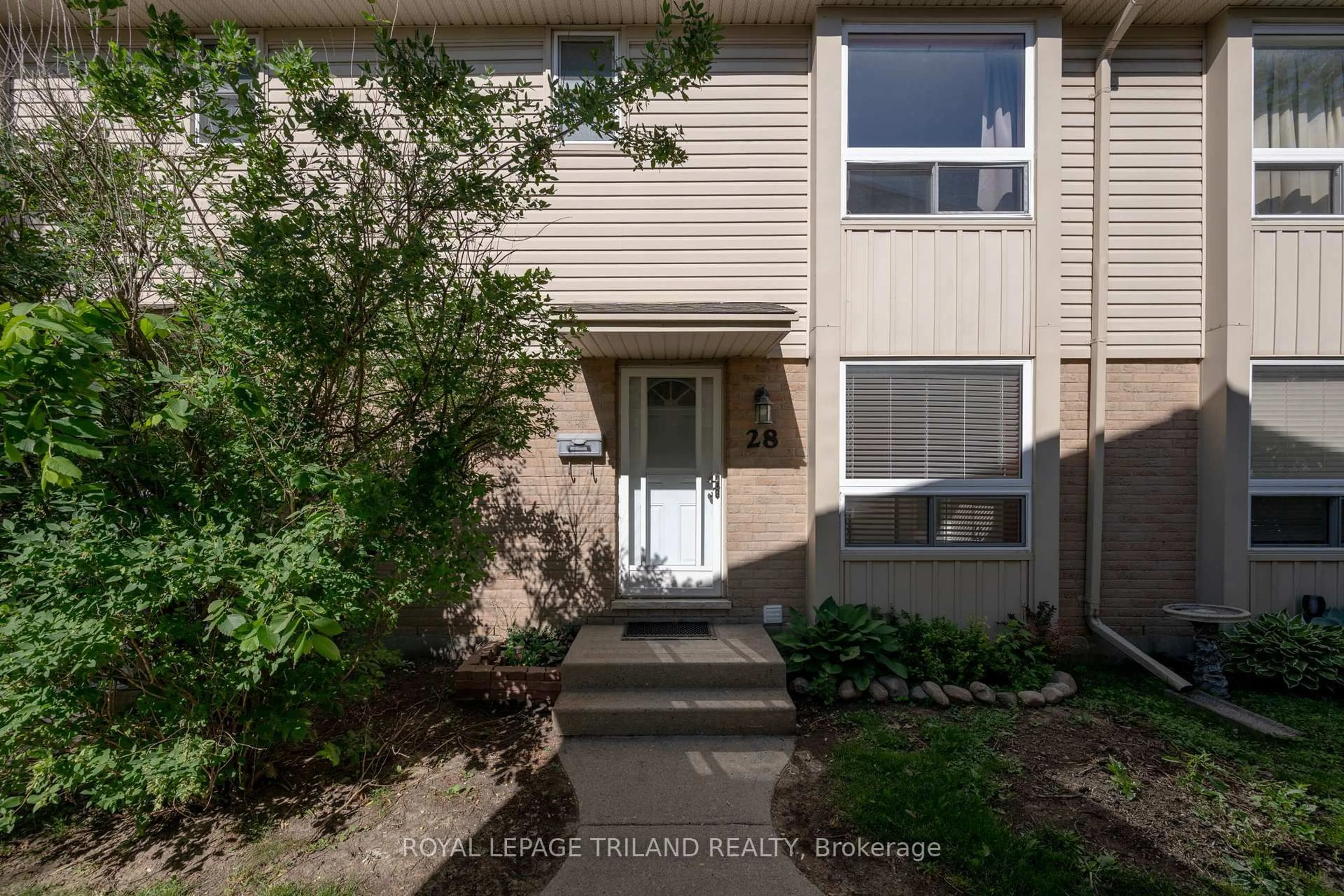 Unknown for 626 Wharncliffe Rd #28, London South Ontario N6J 2N4