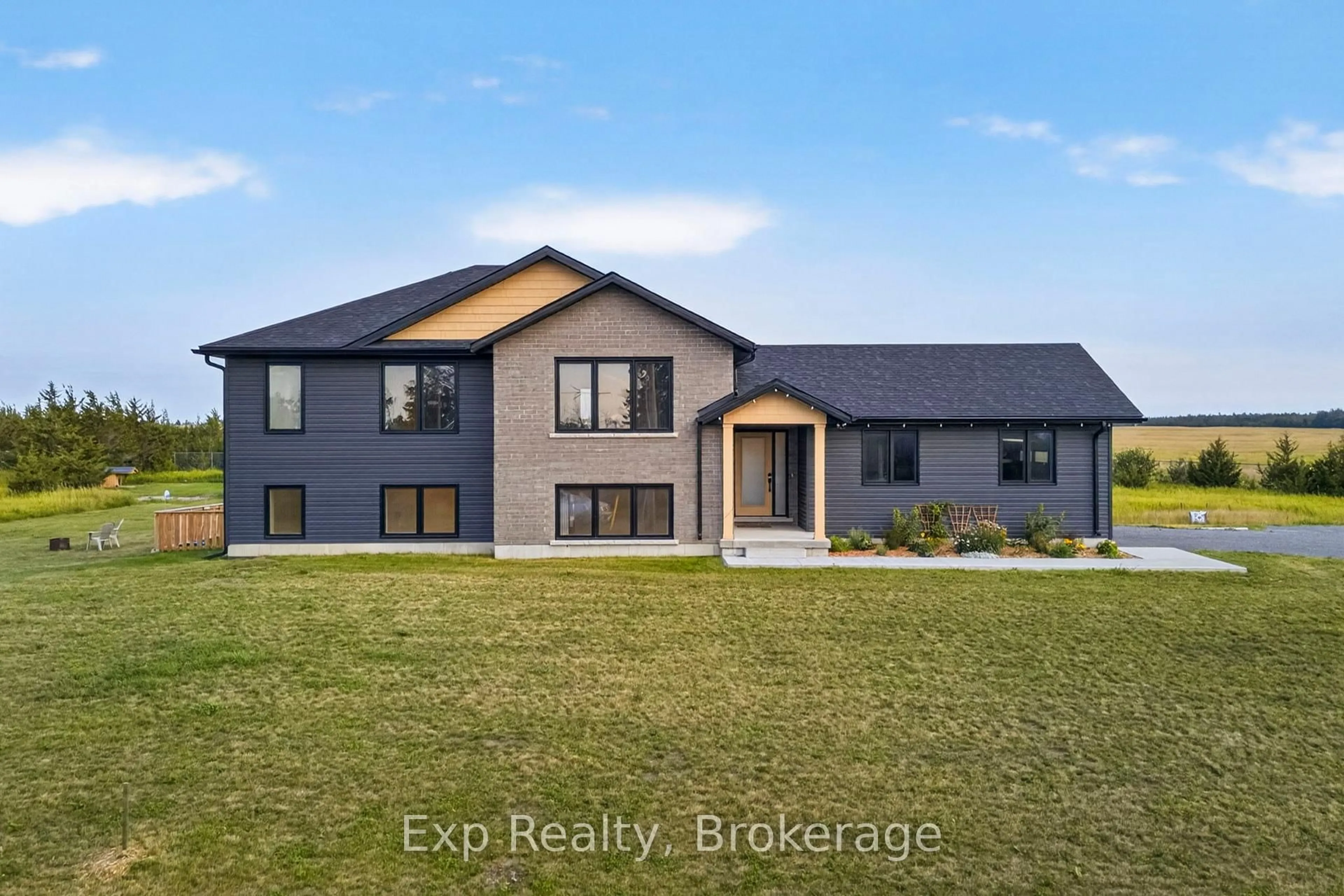 Home with vinyl exterior material, building for 3300 County Road 2 Rd, Prince Edward County Ontario K0K 1G0