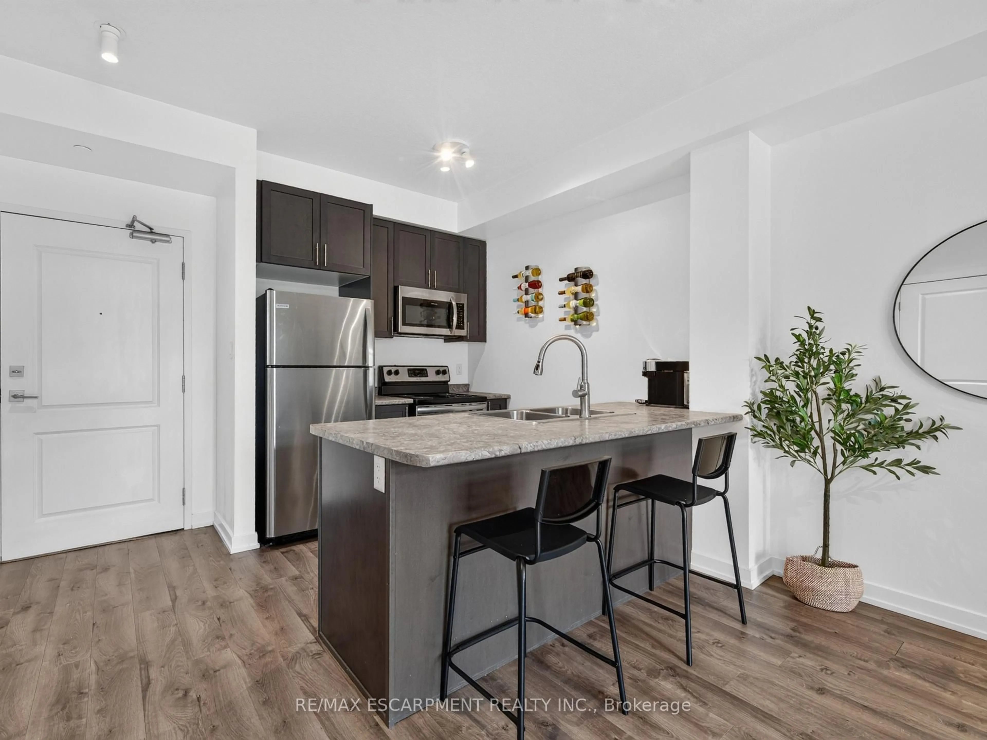 Open concept kitchen, unknown for 101 Shoreview Pl #123, Hamilton Ontario L8E 0K2