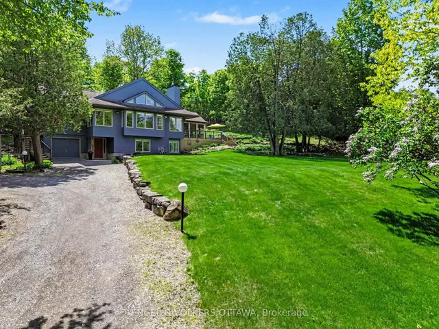 4637 Northwoods Dr, Ottawa