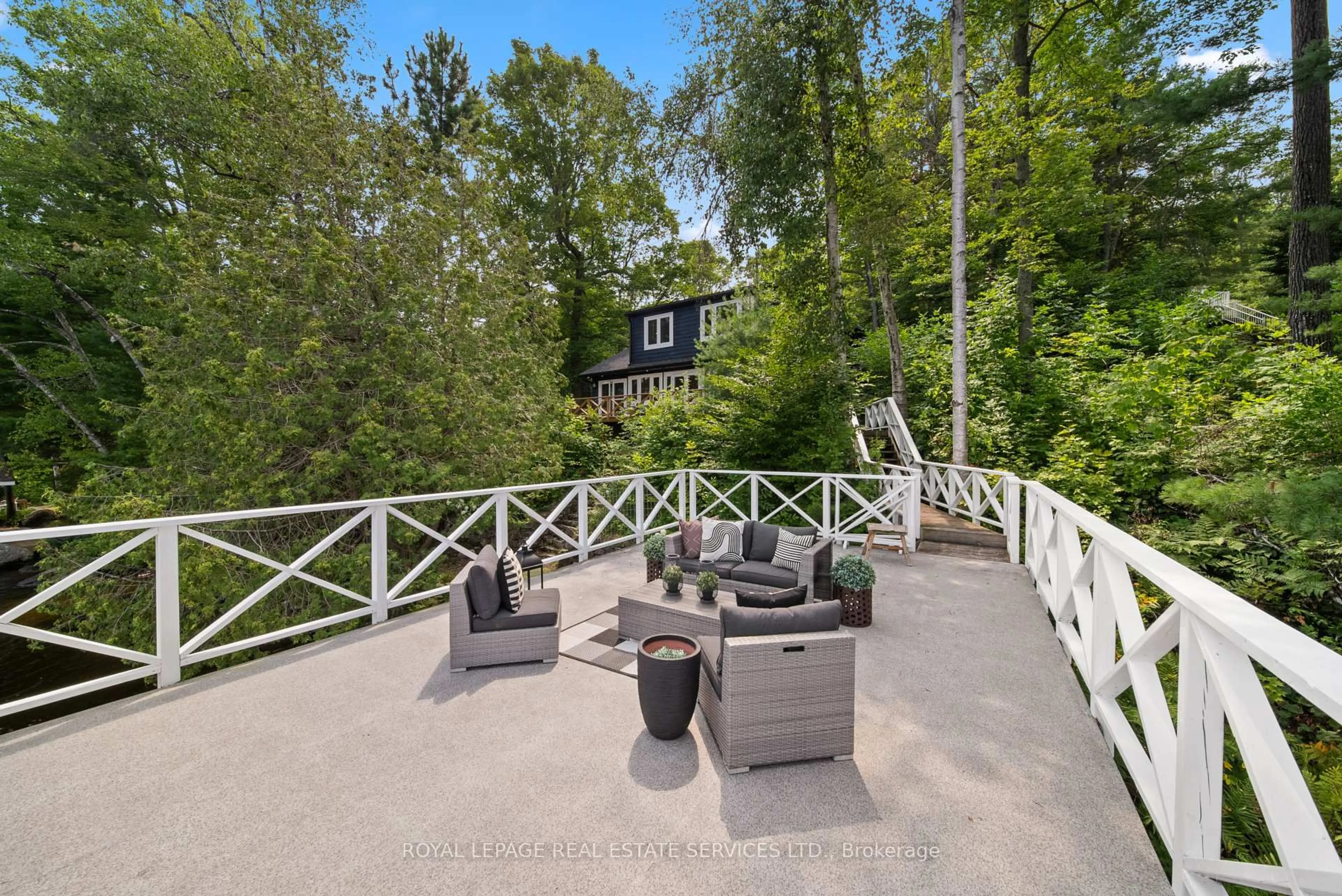 Patio, unknown for 1024 Lidsley Rd, Muskoka Lakes Ontario P1P 1R2