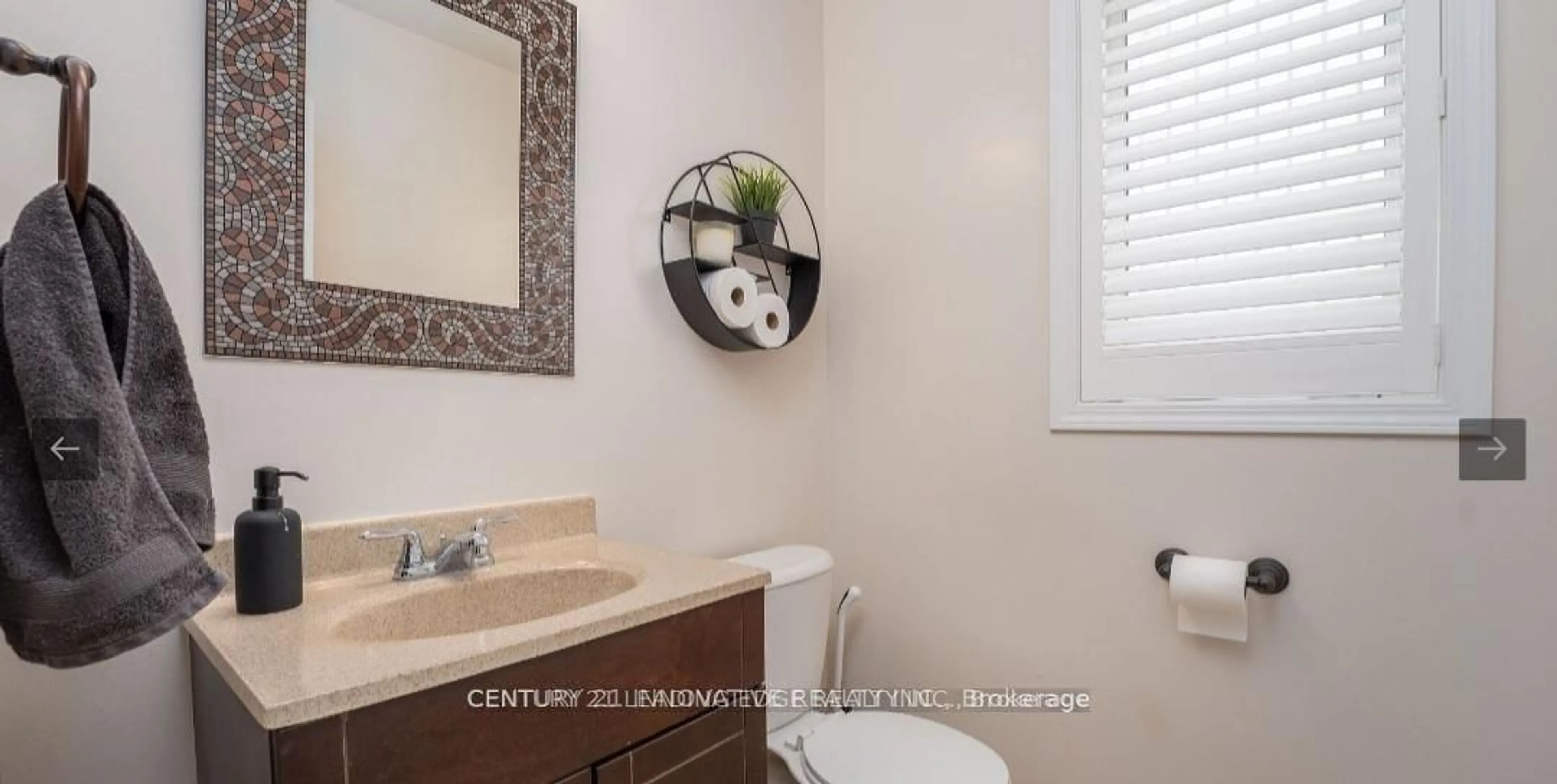 Contemporary bathroom, ceramic/tile floor for 26 Duncan Ave, Brantford Ontario N3T 0C4
