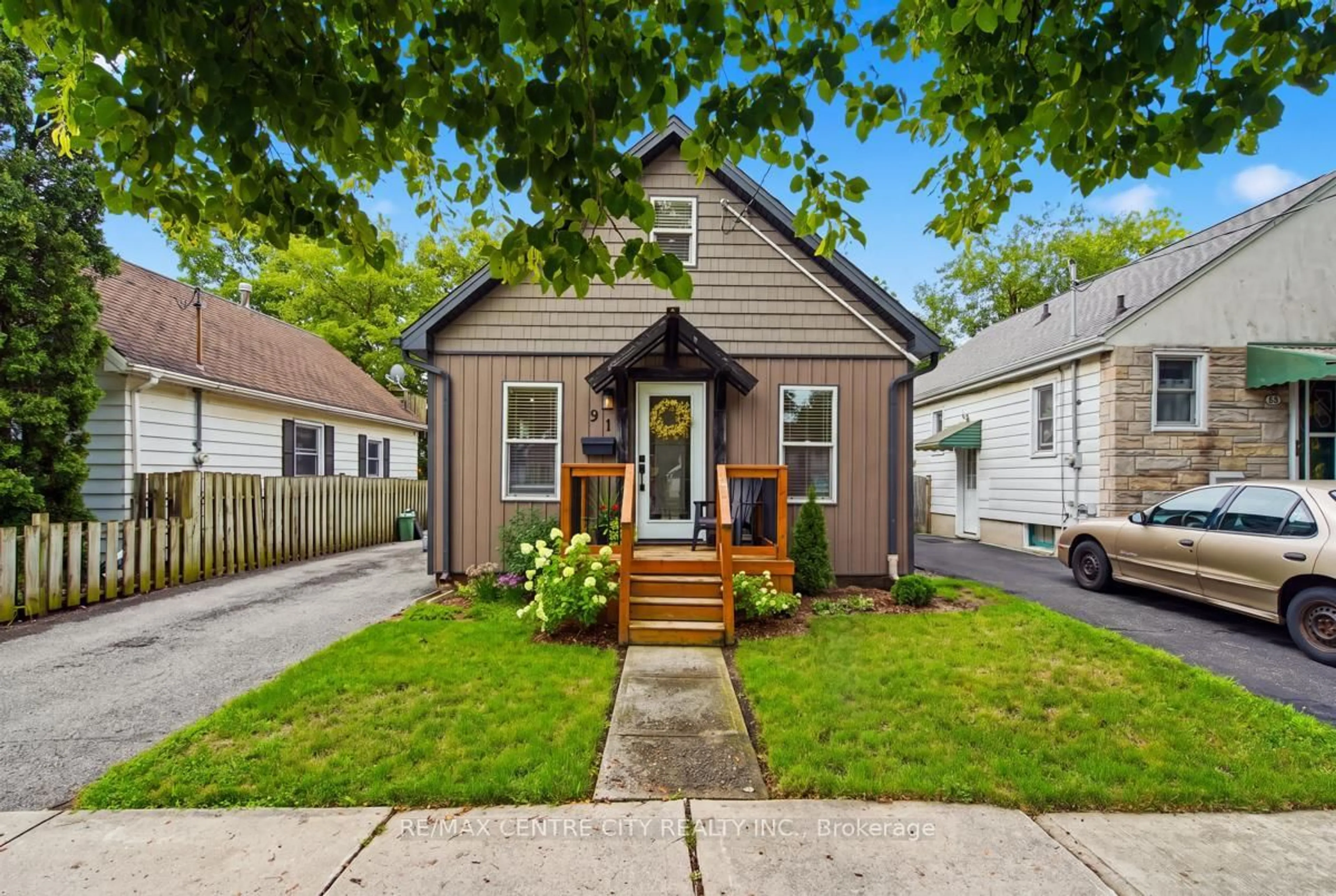 Home with vinyl exterior material, street for 91 St Julien St, London East Ontario N5Z 2M5