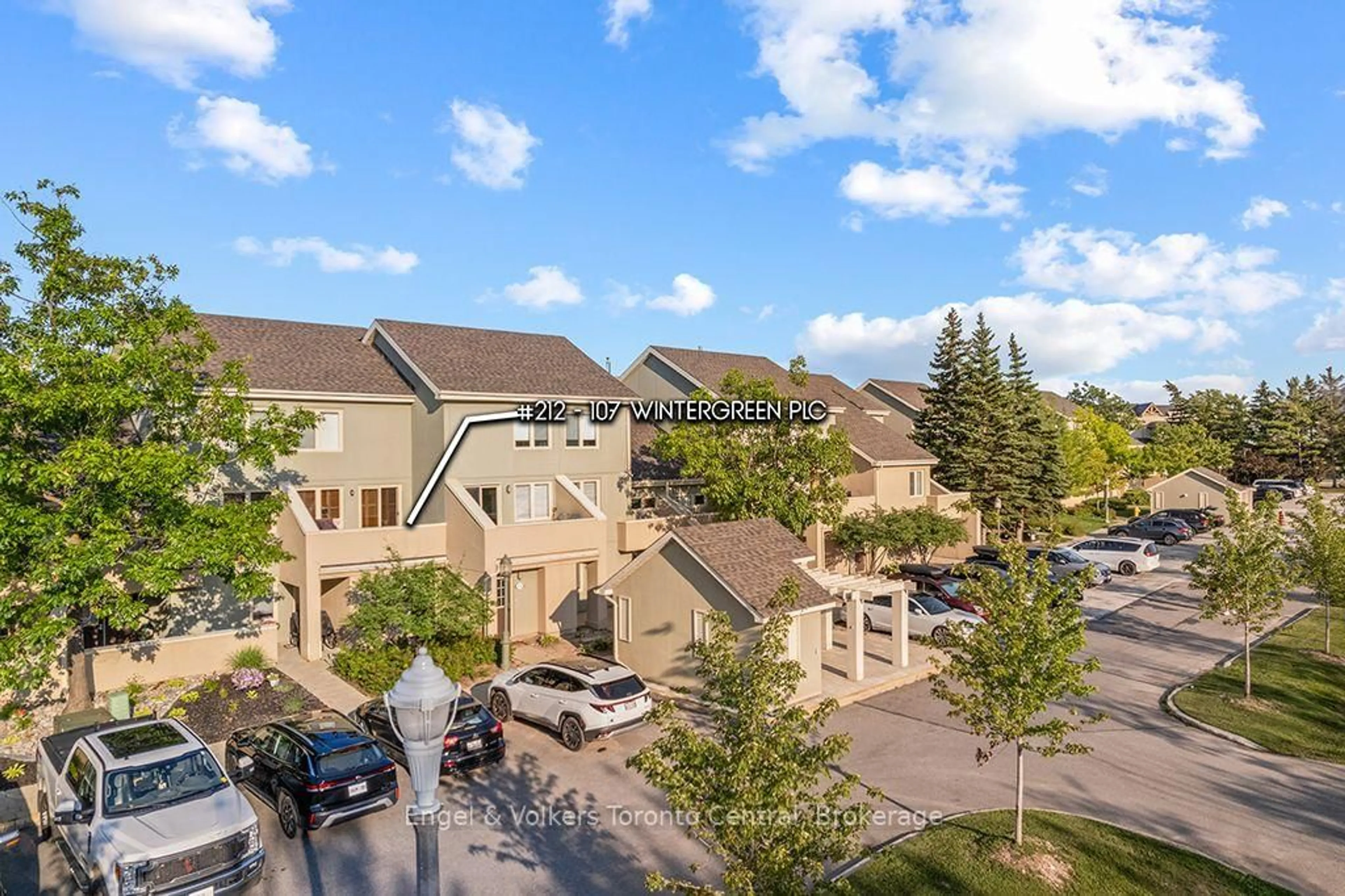 A pic from outside/outdoor area/front of a property/back of a property/a pic from drone, unknown for 107 Wintergreen Pl #212, Blue Mountains Ontario L9Y 0P8
