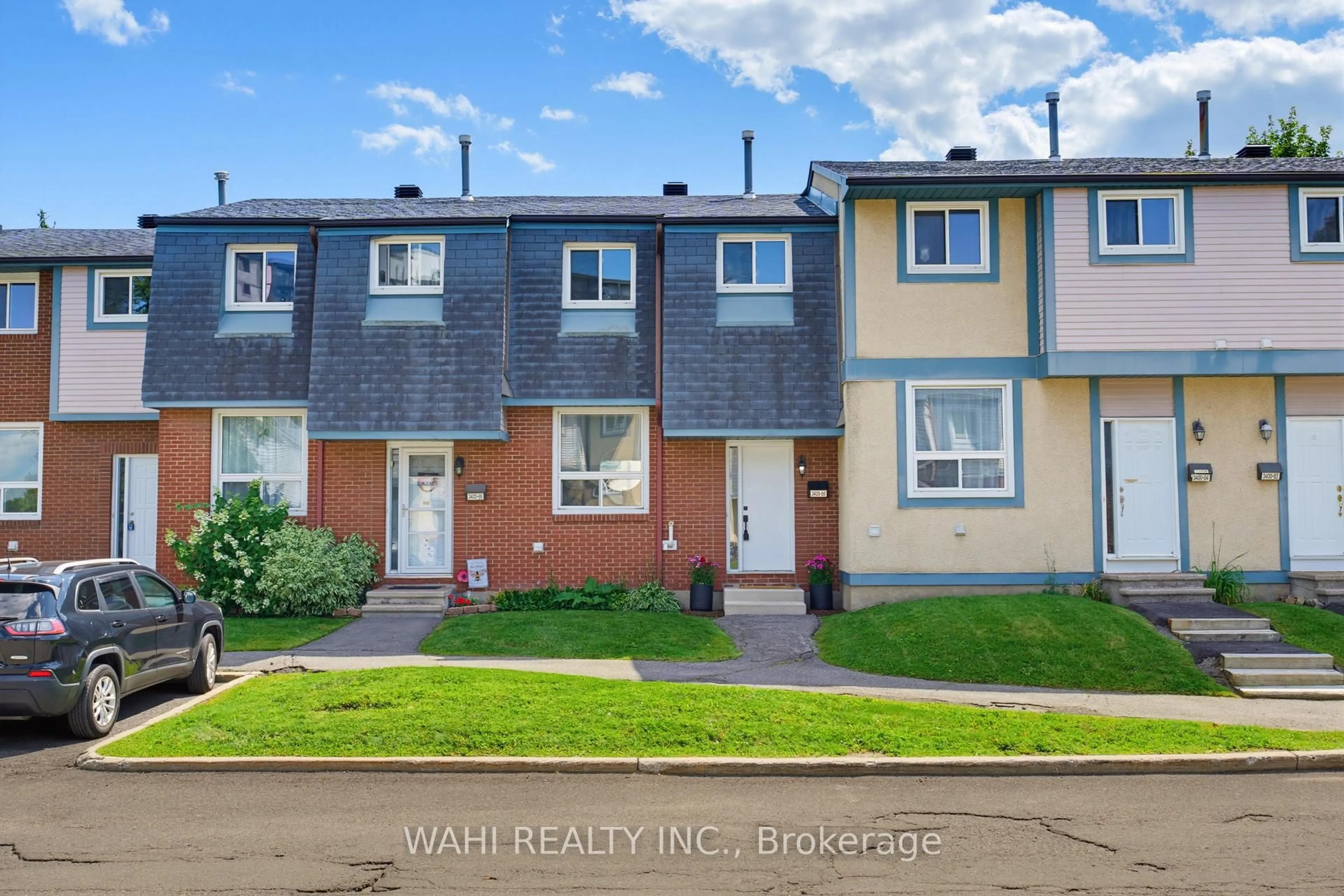 A pic from outside/outdoor area/front of a property/back of a property/a pic from drone, street for 3400 Paul Anka Dr #86, Ottawa Ontario K1V 0C9