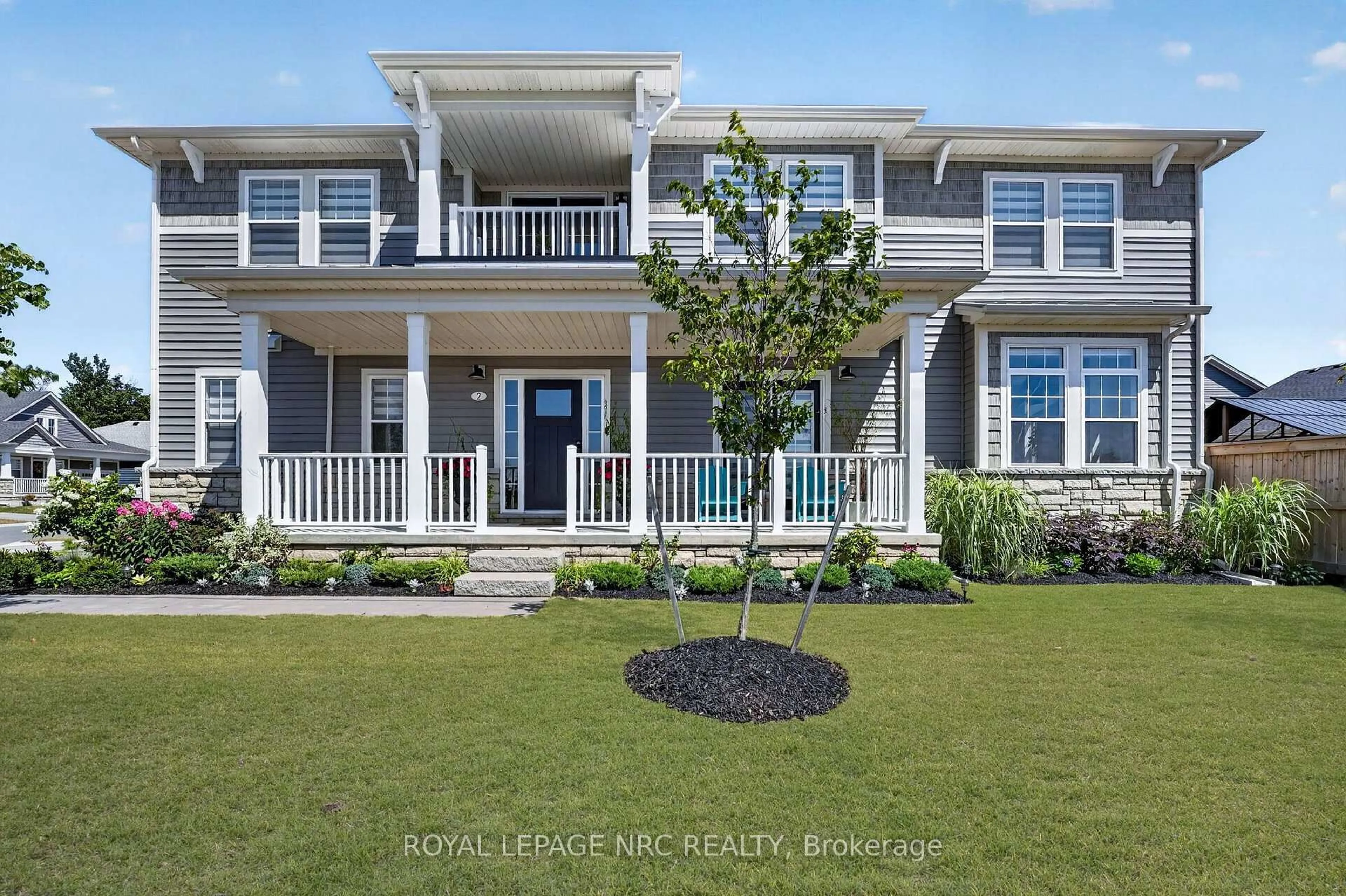 Home with vinyl exterior material, street for 2 Beachwalk Cres, Fort Erie Ontario L0S 1B0