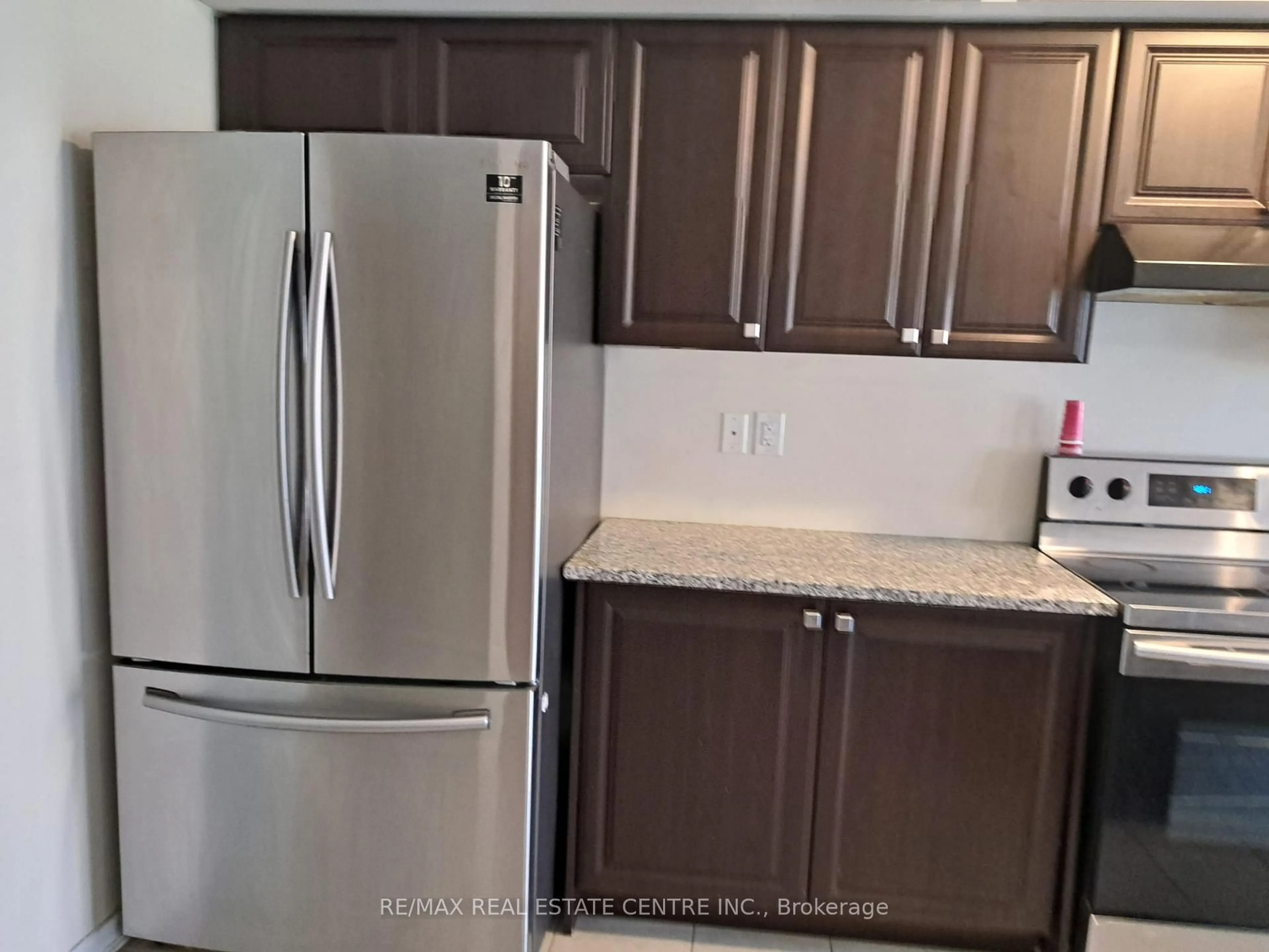 Standard kitchen, unknown for 300 Bedrock Rd, Hamilton Ontario L8J 0M4
