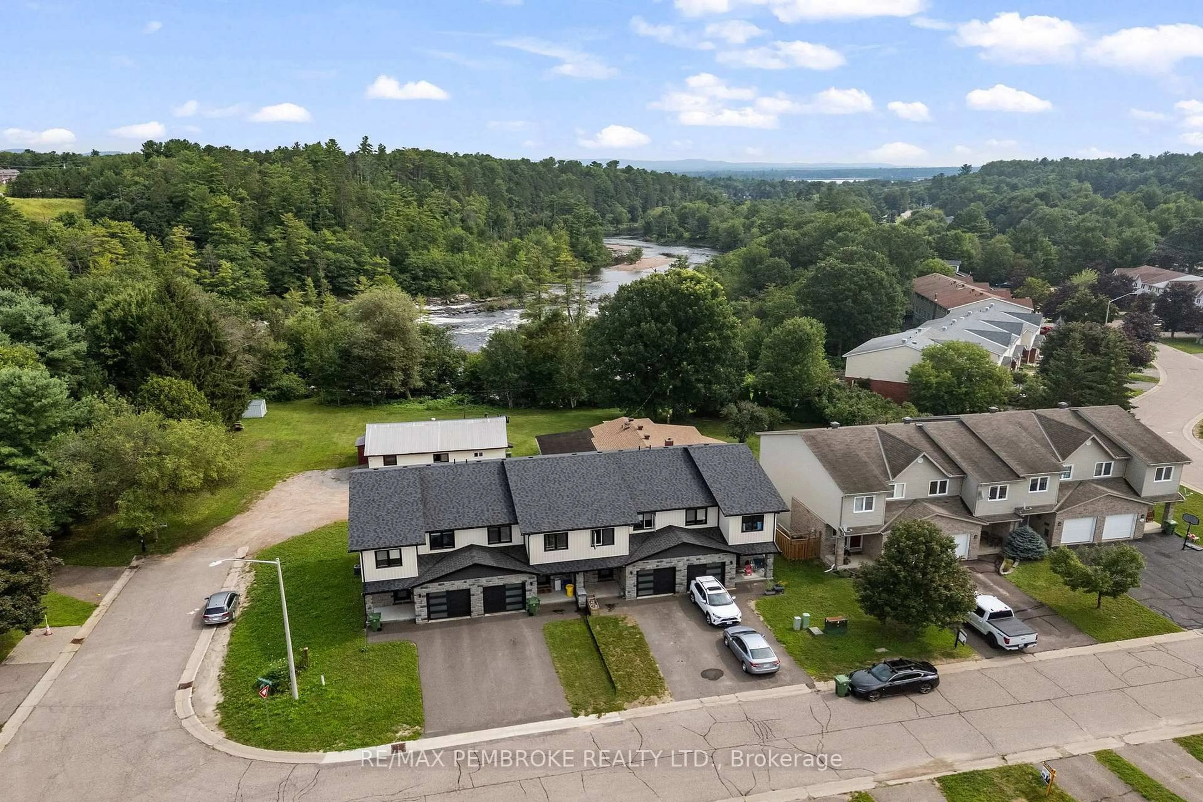 A pic from outside/outdoor area/front of a property/back of a property/a pic from drone, unknown for 41 Northbrook Rd, Petawawa Ontario K8H 3N5