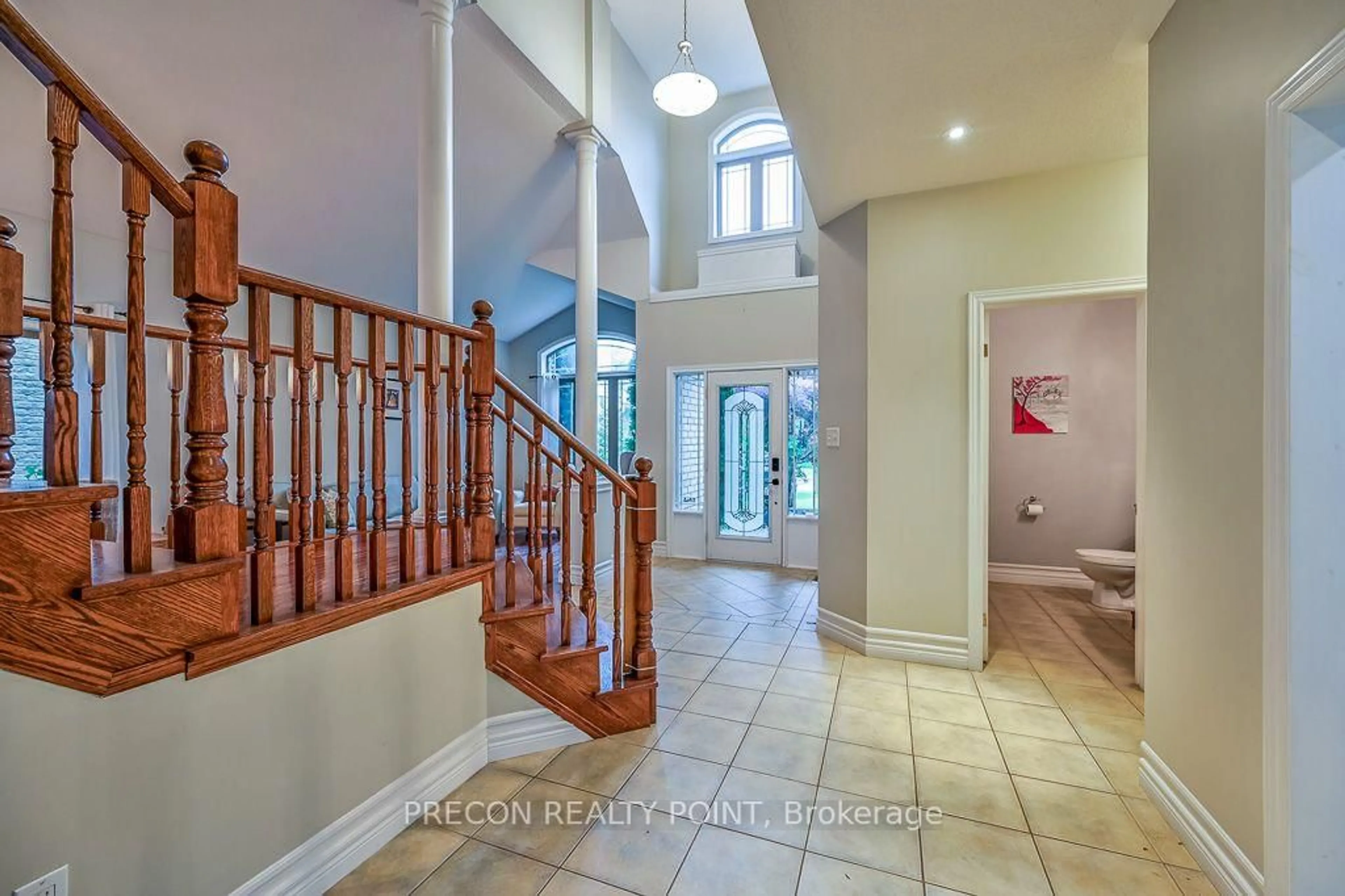 Indoor foyer for 67 Jeffrey Dr, Hamilton Ontario L9K 1R8