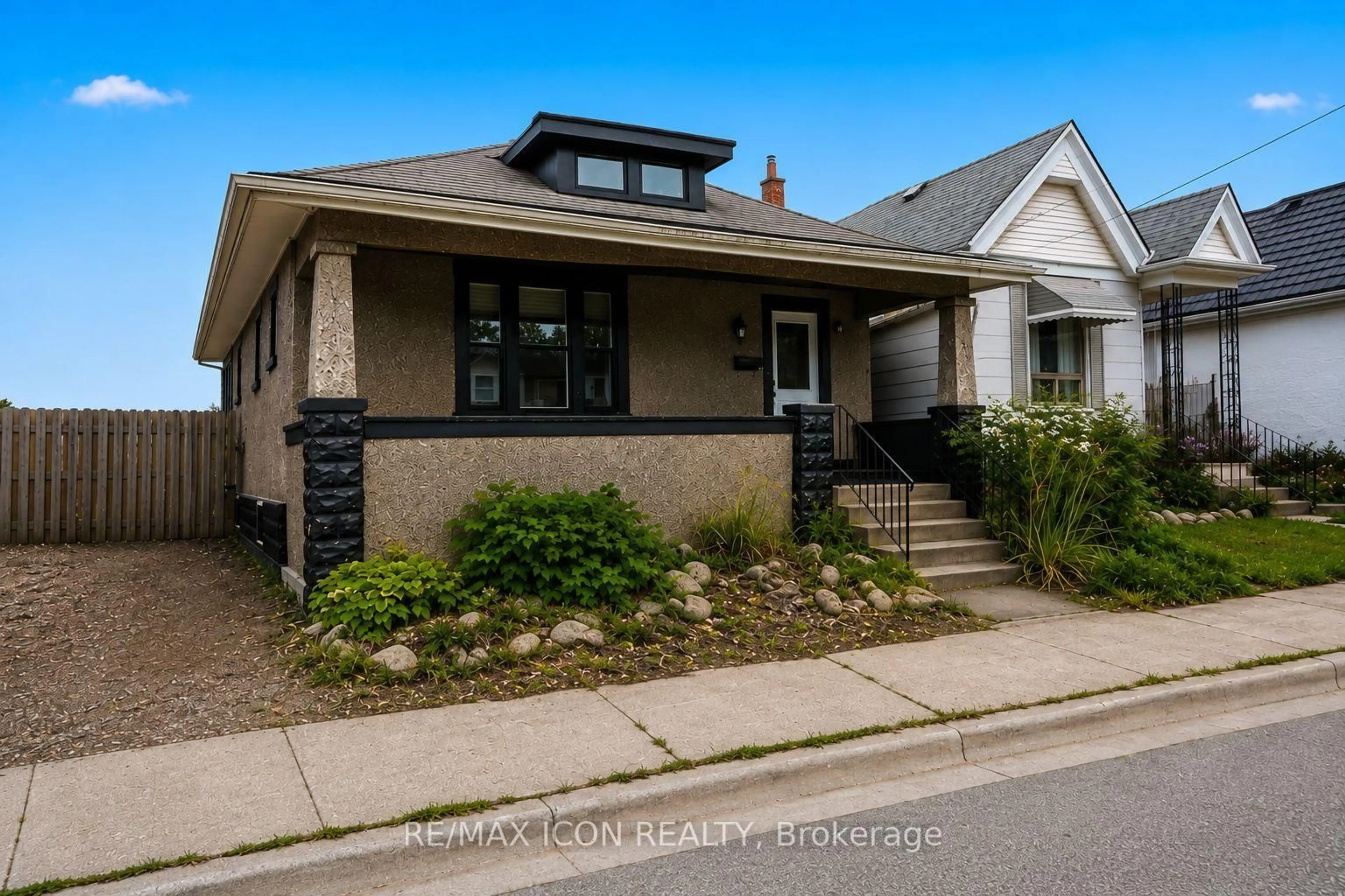 Home with brick exterior material, street for 31 Mount Pleasant Ave, London North Ontario N6H 1C8