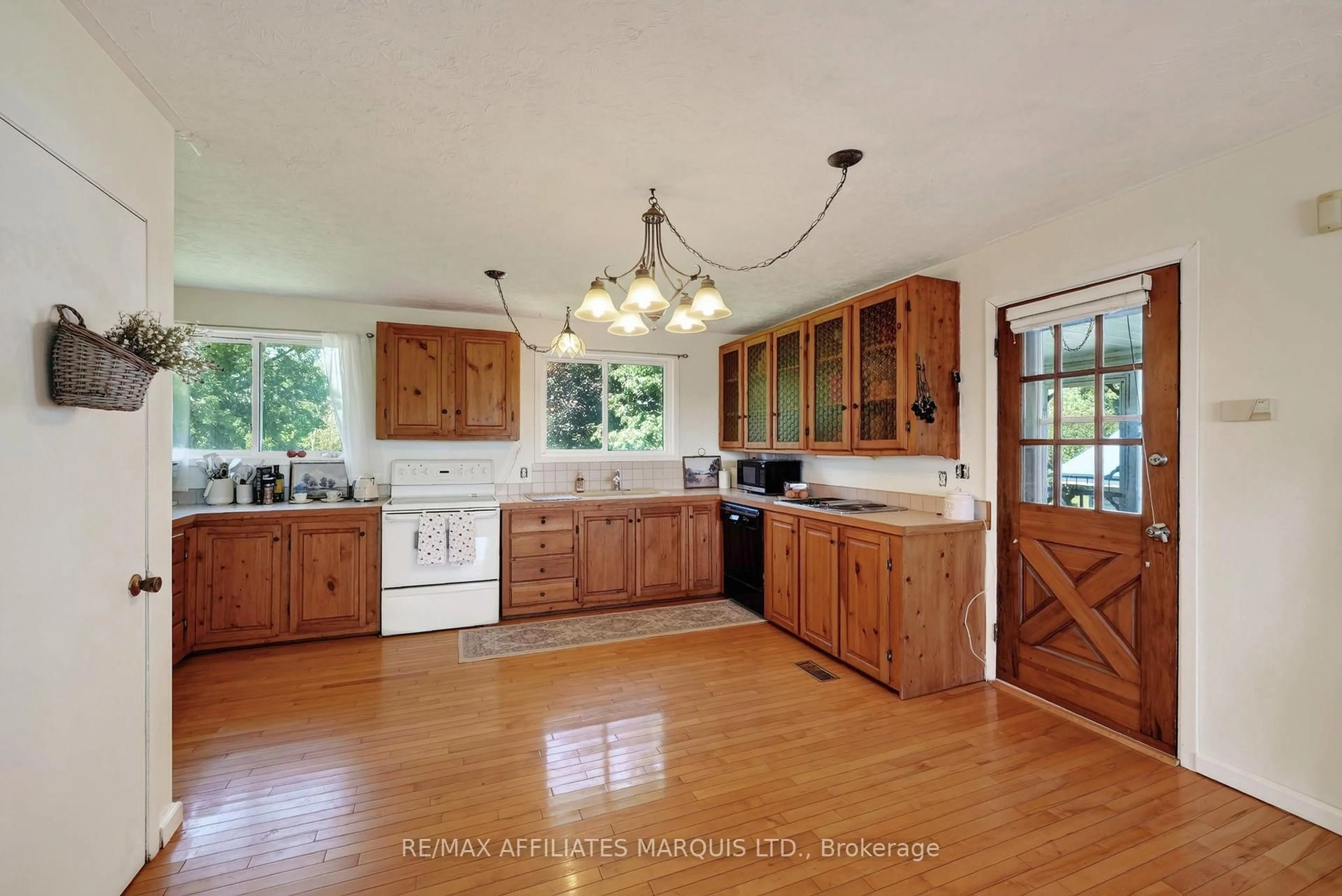 Open concept kitchen, unknown for 19450 Gore Rd, South Glengarry Ontario K0C 2E0