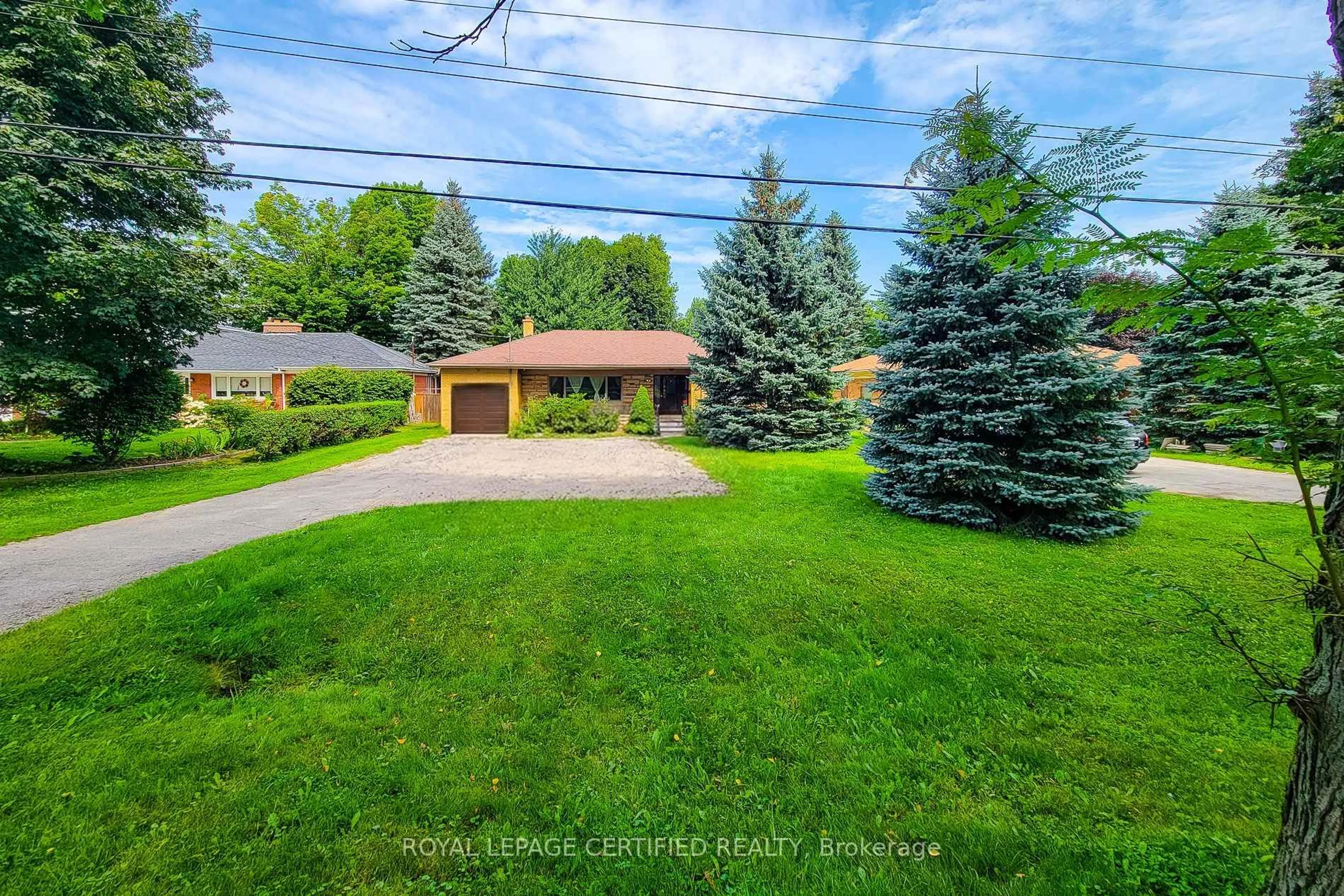 A pic from outside/outdoor area/front of a property/back of a property/a pic from drone, street for 55 Garner Rd, Hamilton Ontario L9G 2J5