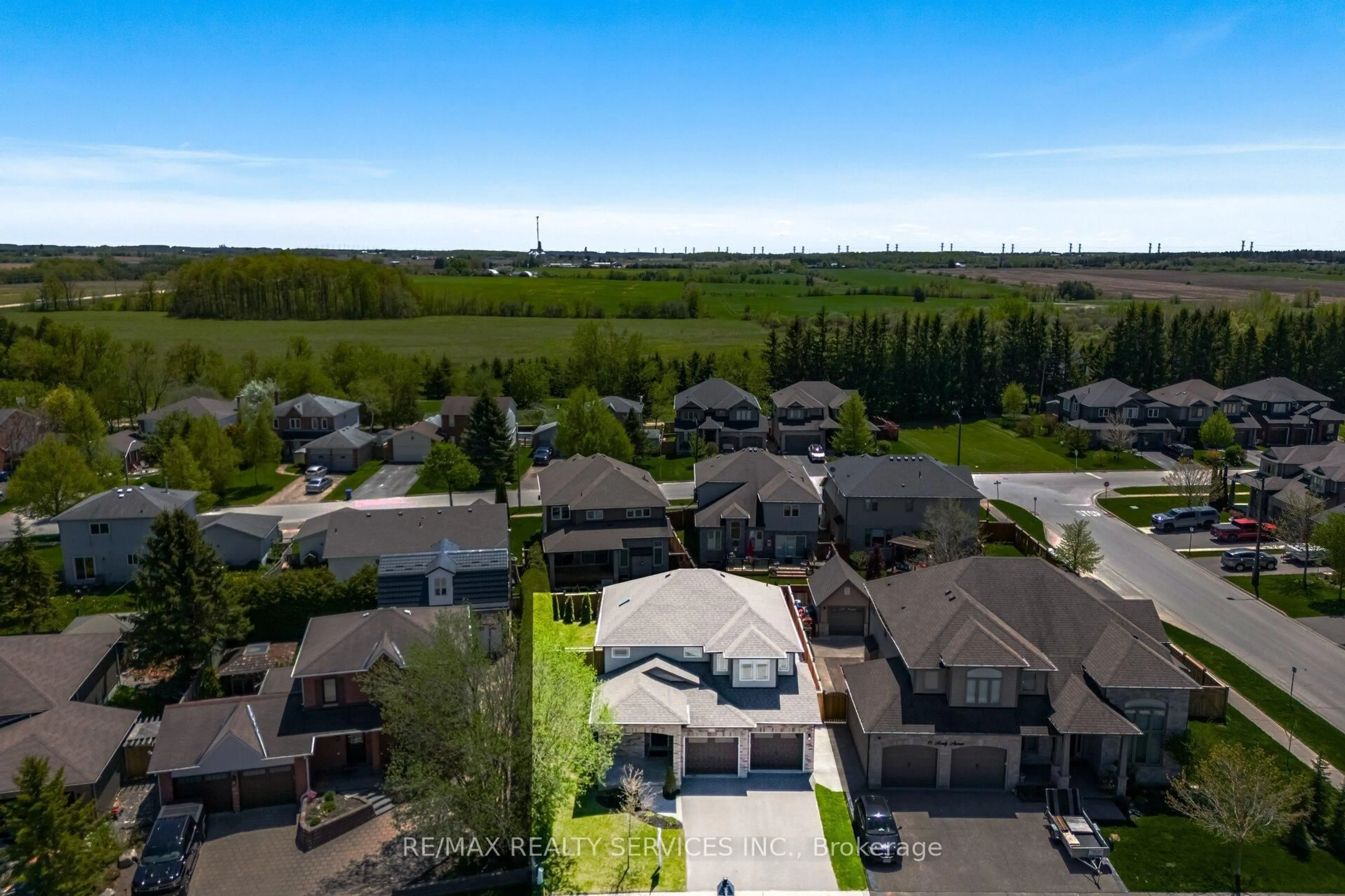 A pic from outside/outdoor area/front of a property/back of a property/a pic from drone, unknown for 9 Monty Ave, East Luther Grand Valley Ontario L9W 6P1