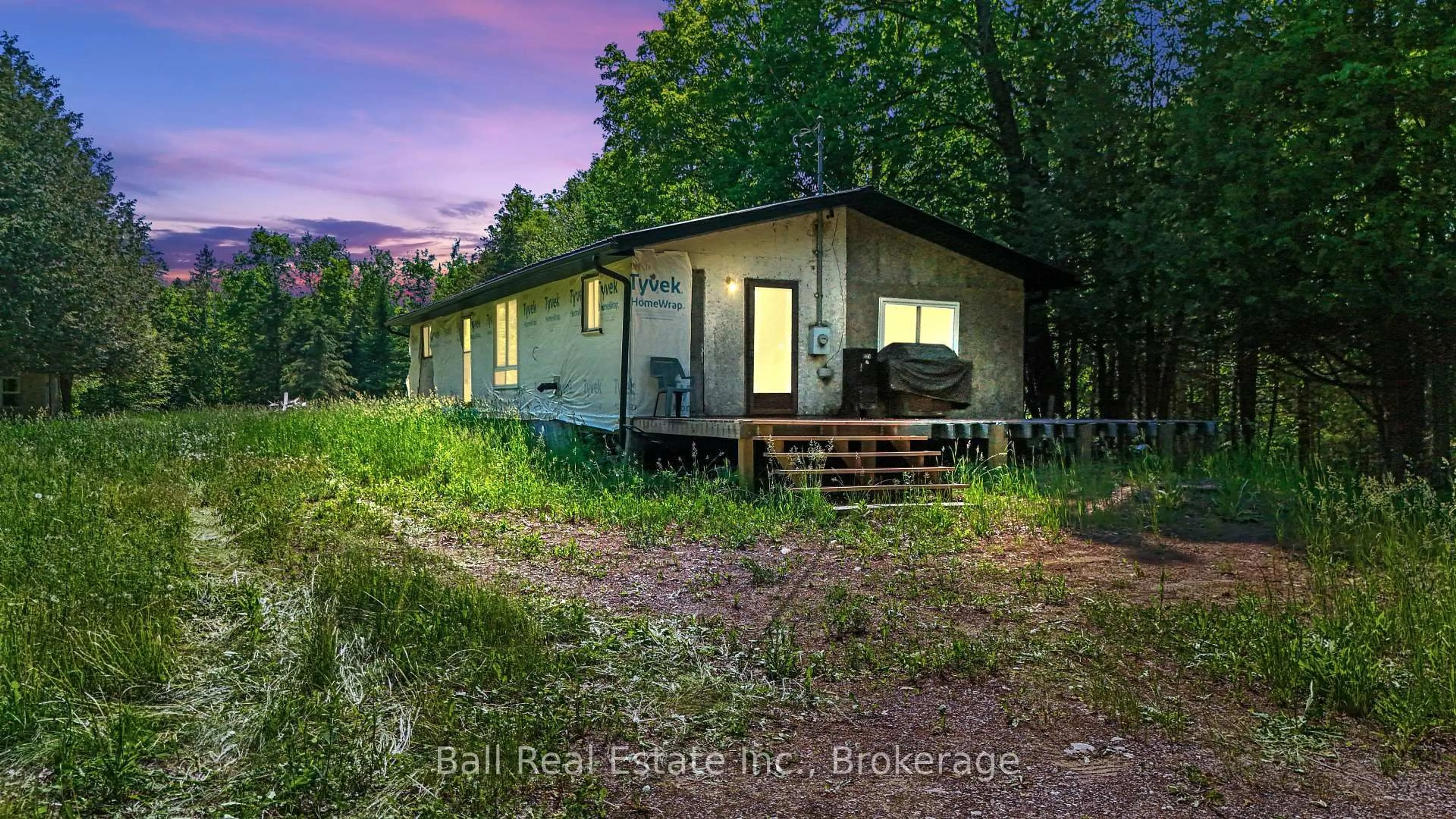 A pic from outside/outdoor area/front of a property/back of a property/a pic from drone, unknown for 18261 Highway 62 Highway, Madoc Ontario K0K 1Y0