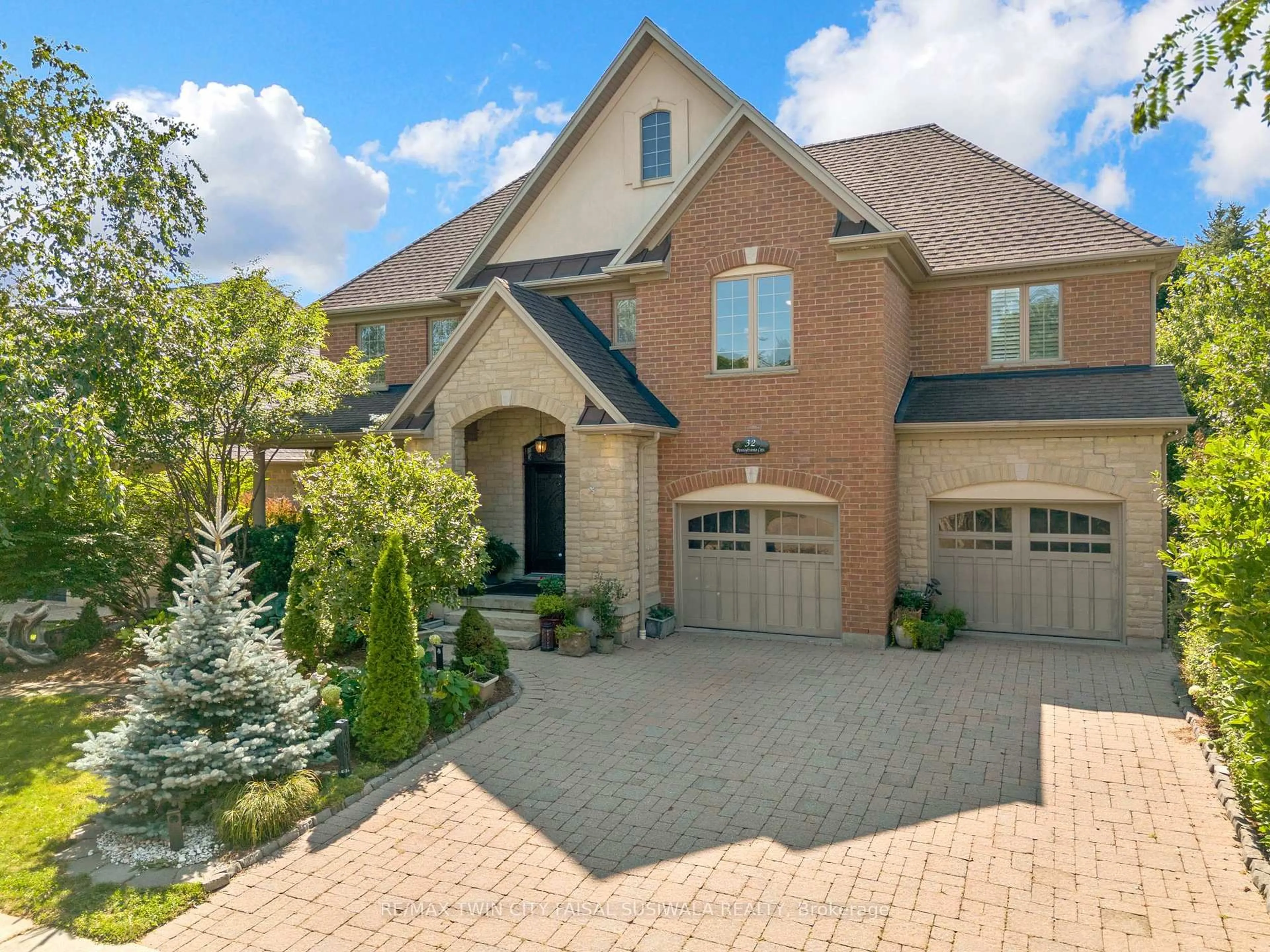 Home with brick exterior material, street for 32 Pennsylvania Cres, Kitchener Ontario N2P 2S5