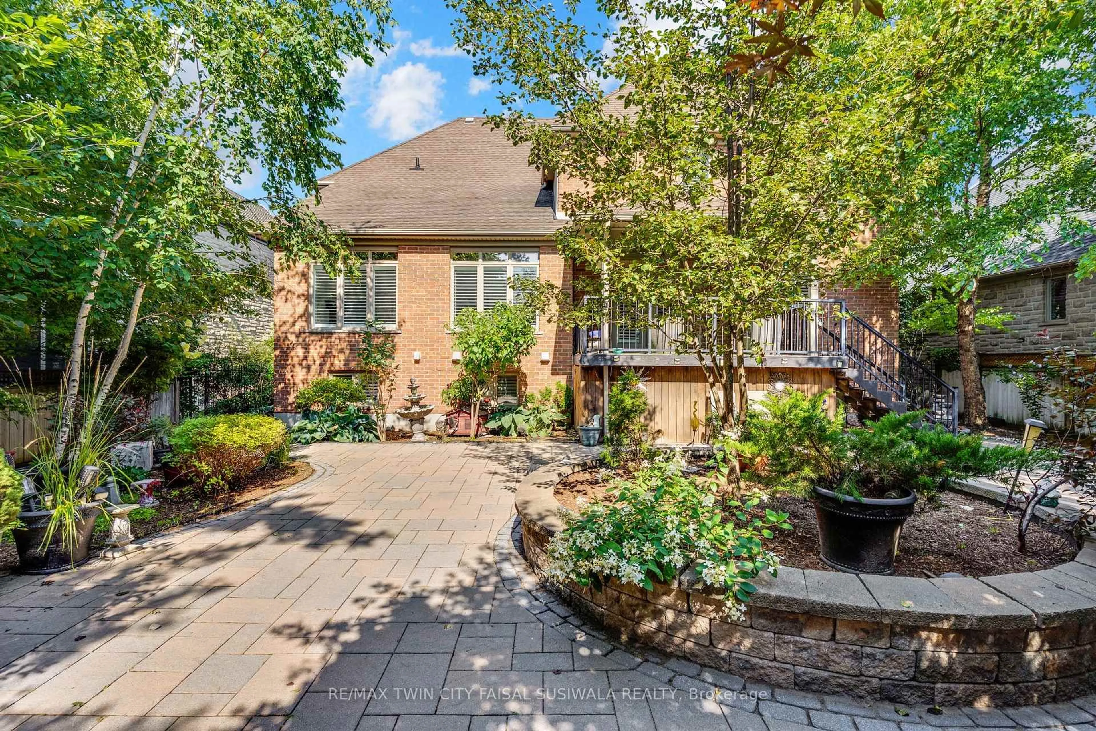 Home with brick exterior material, street for 32 Pennsylvania Cres, Kitchener Ontario N2P 2S5