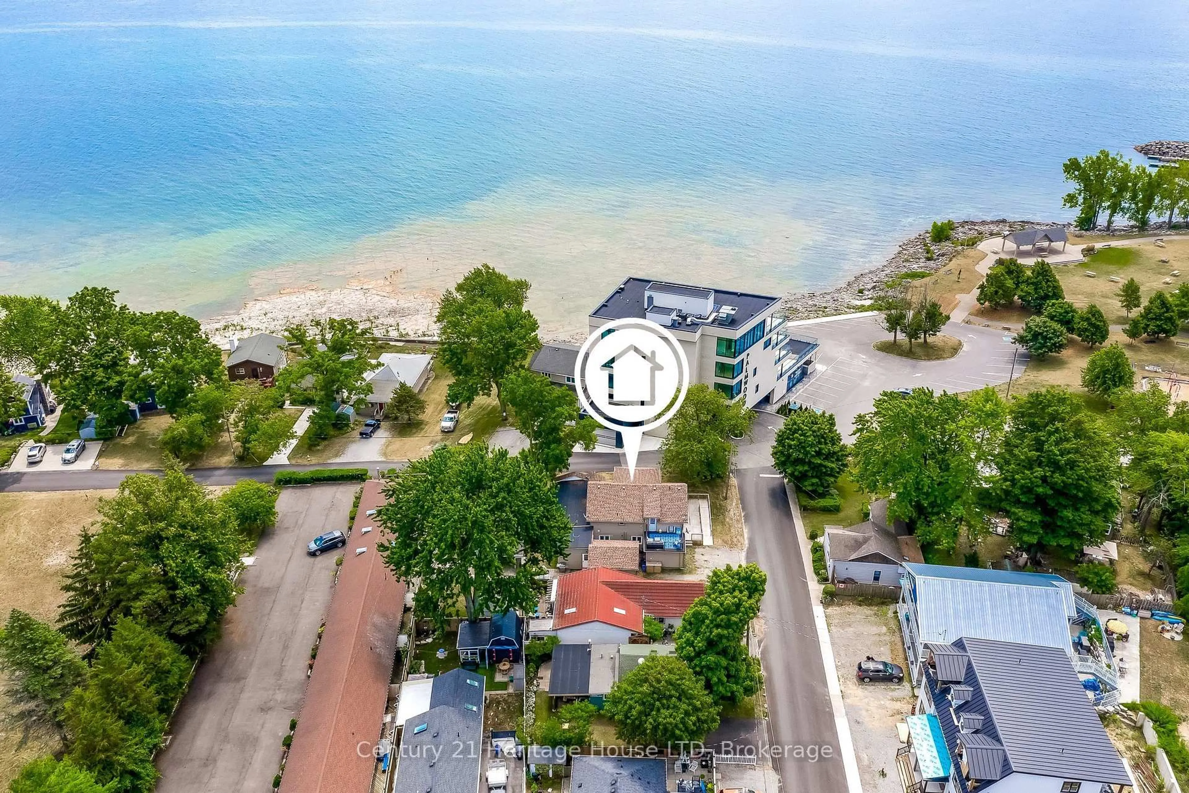 A pic from outside/outdoor area/front of a property/back of a property/a pic from drone, water/lake/river/ocean view for 3820 Terrace Lane, Fort Erie Ontario L0S 1B0