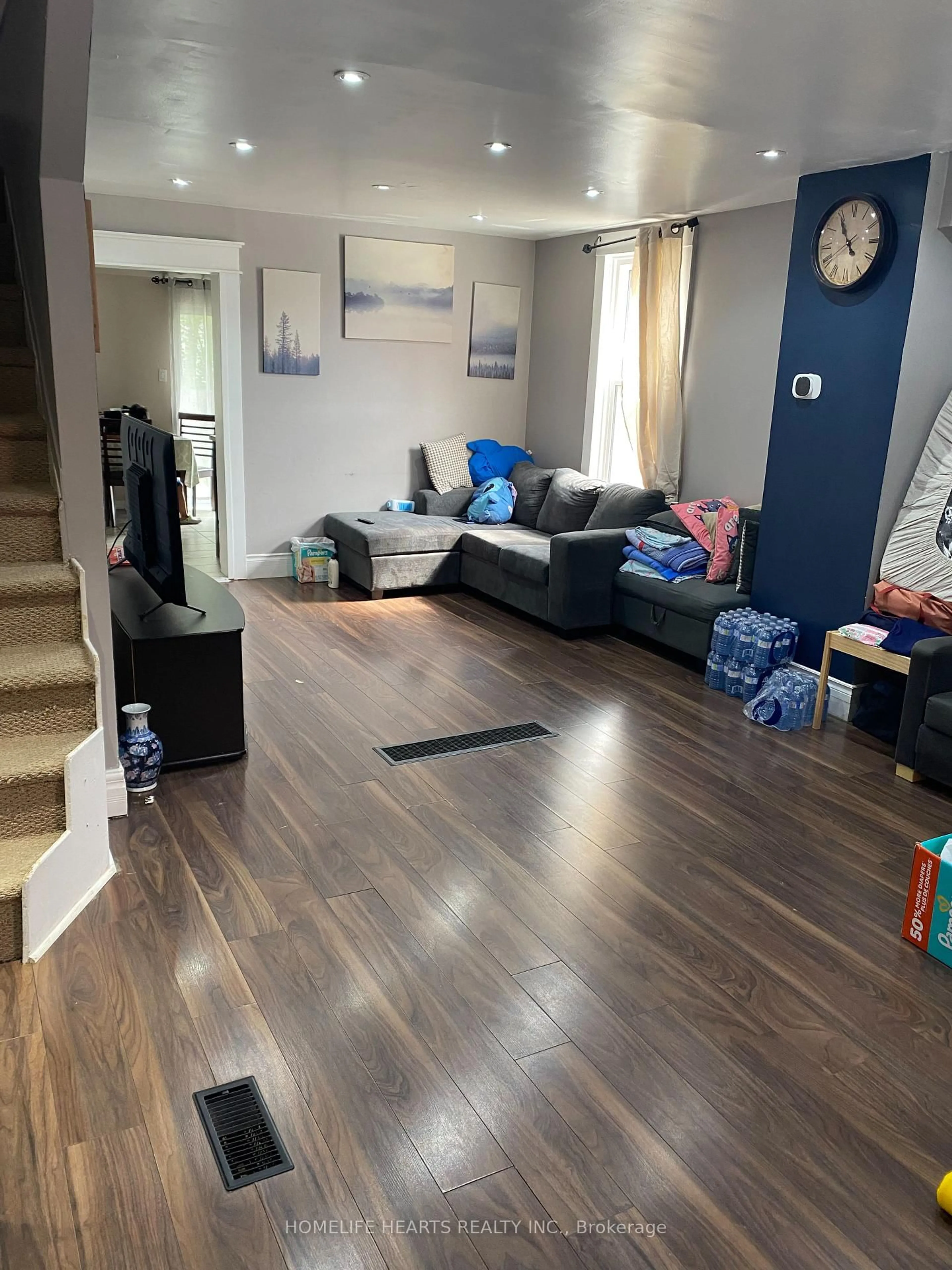 A pic of a room for 99 Shaw St, Hamilton Ontario L8L 3P4