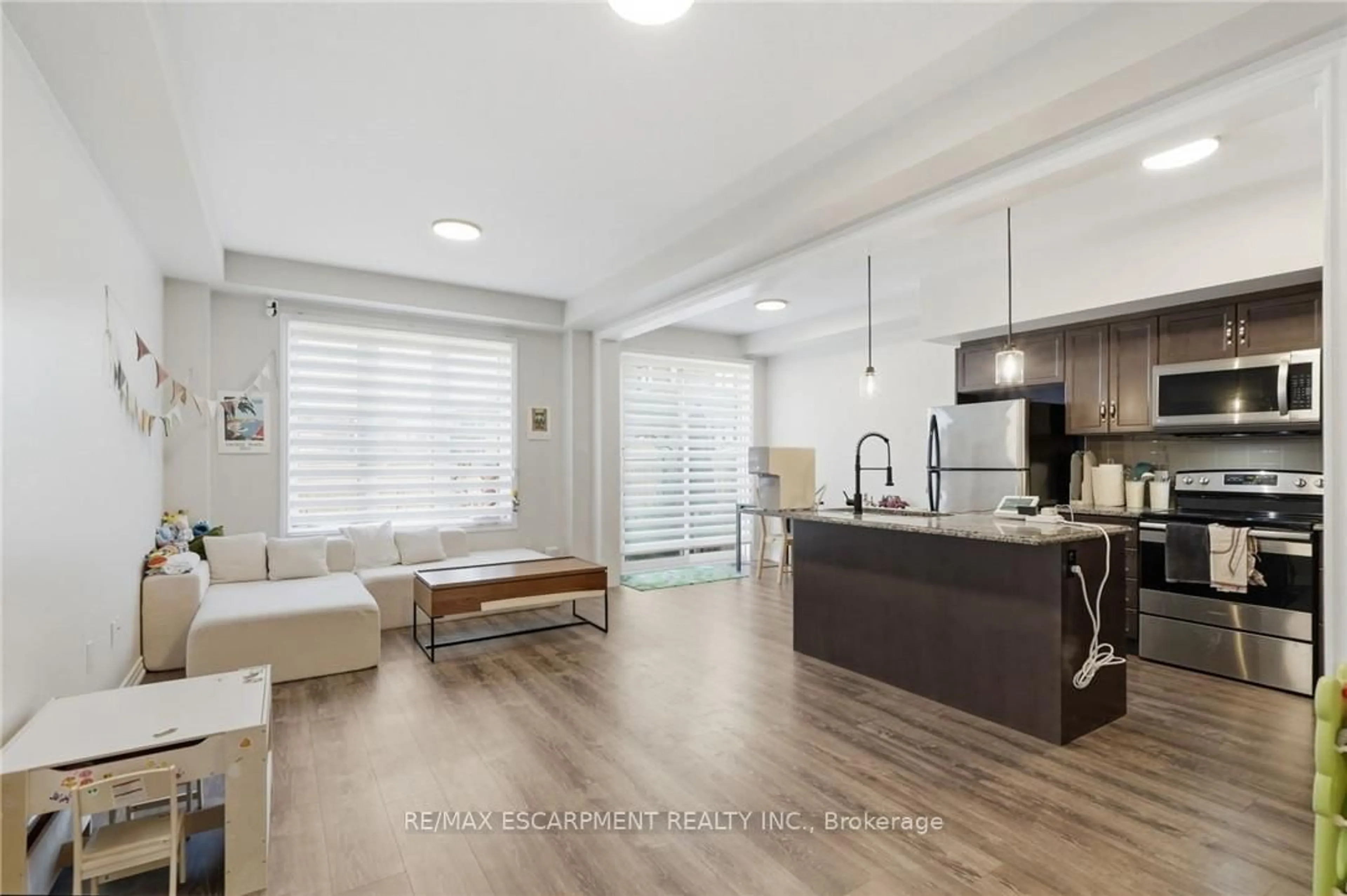 Open concept kitchen, unknown for 35 Pelican Lane, Hamilton Ontario L8K 0A4