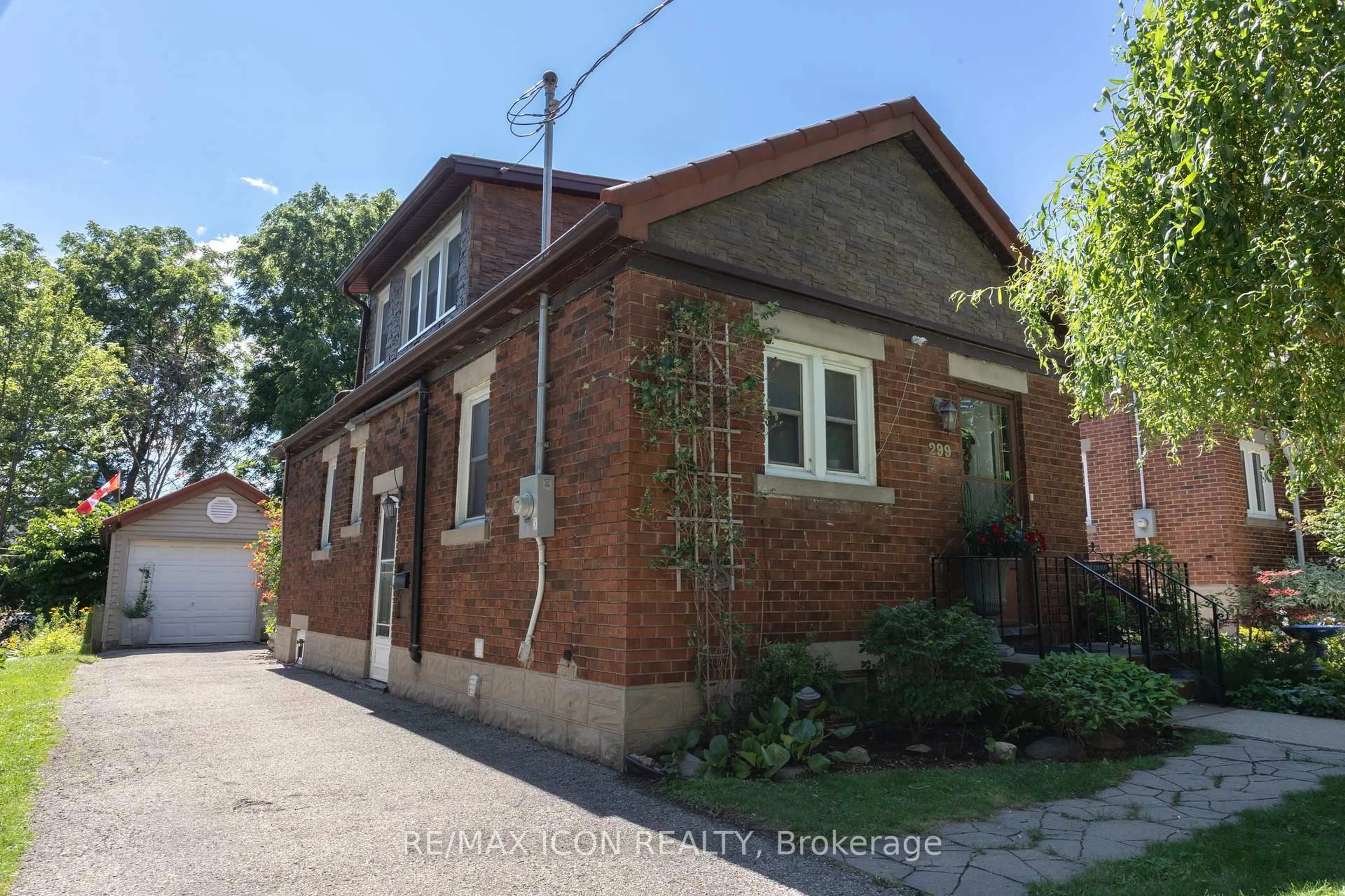 Home with brick exterior material, street for 299 Park St, Kitchener Ontario N2G 1N2