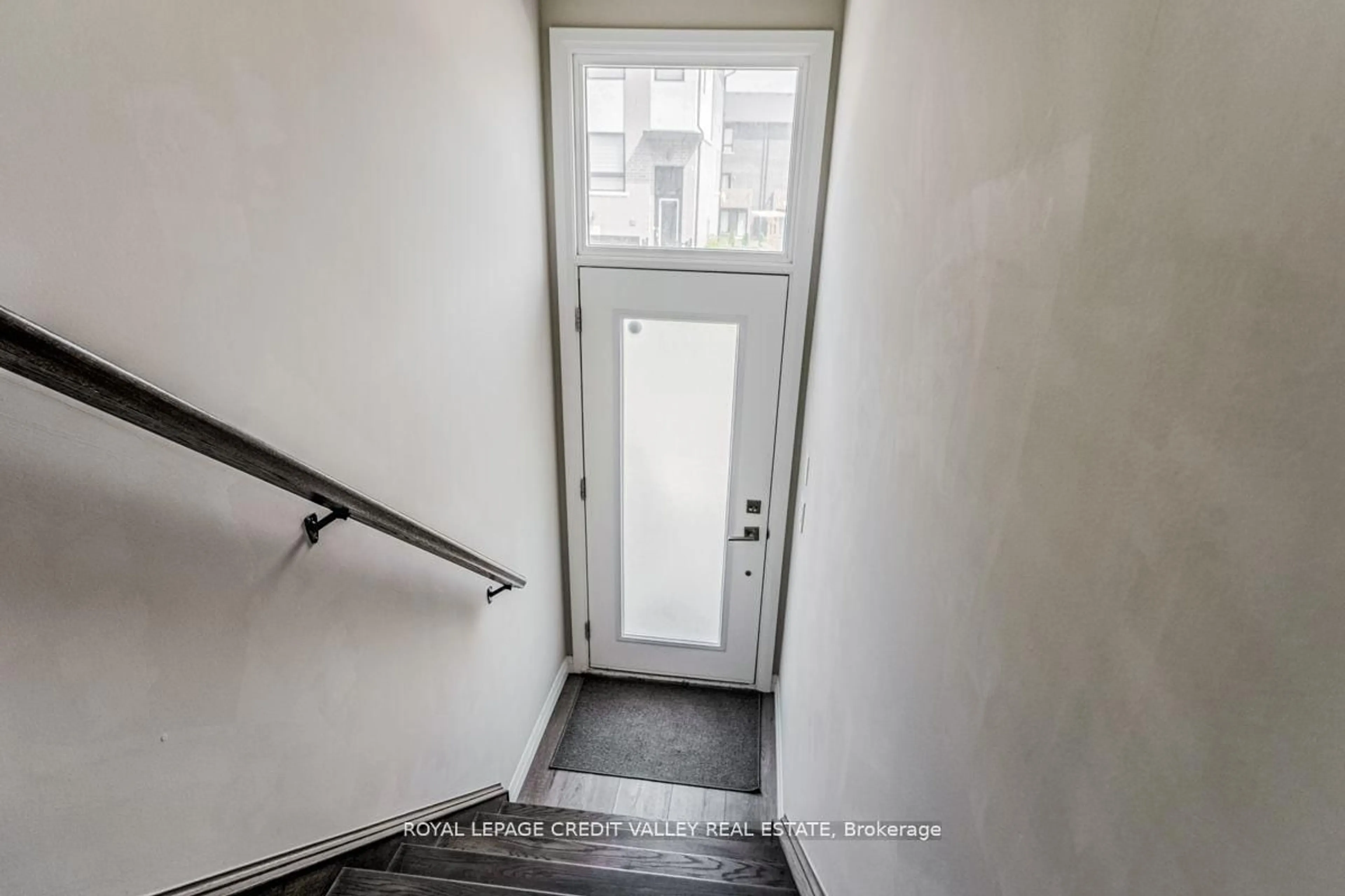Indoor entryway for 720-31 Grey St, Brantford Ontario N3S 0K2