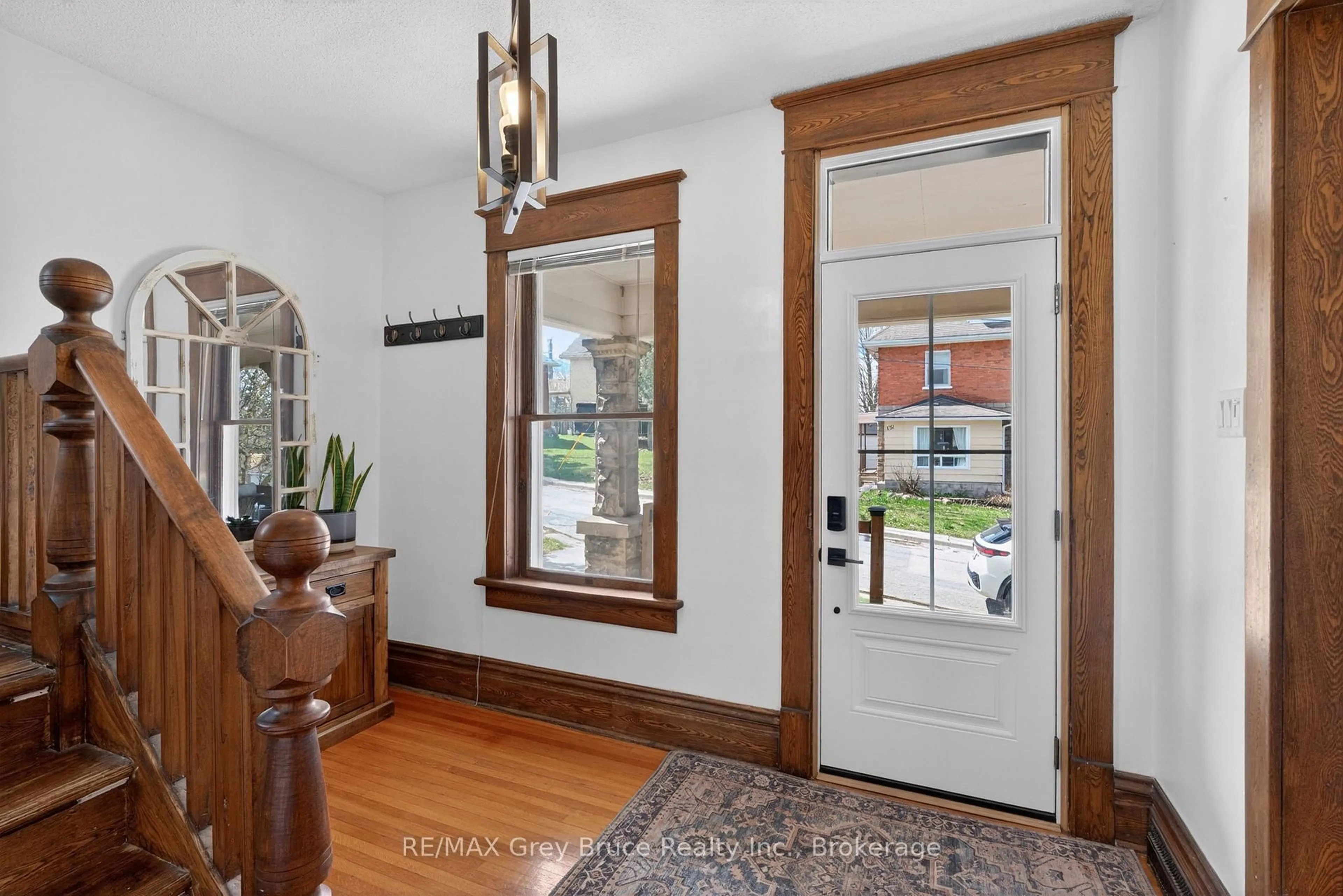 Indoor entryway for 131 2ND SW Ave, Arran-Elderslie Ontario N0G 1L0