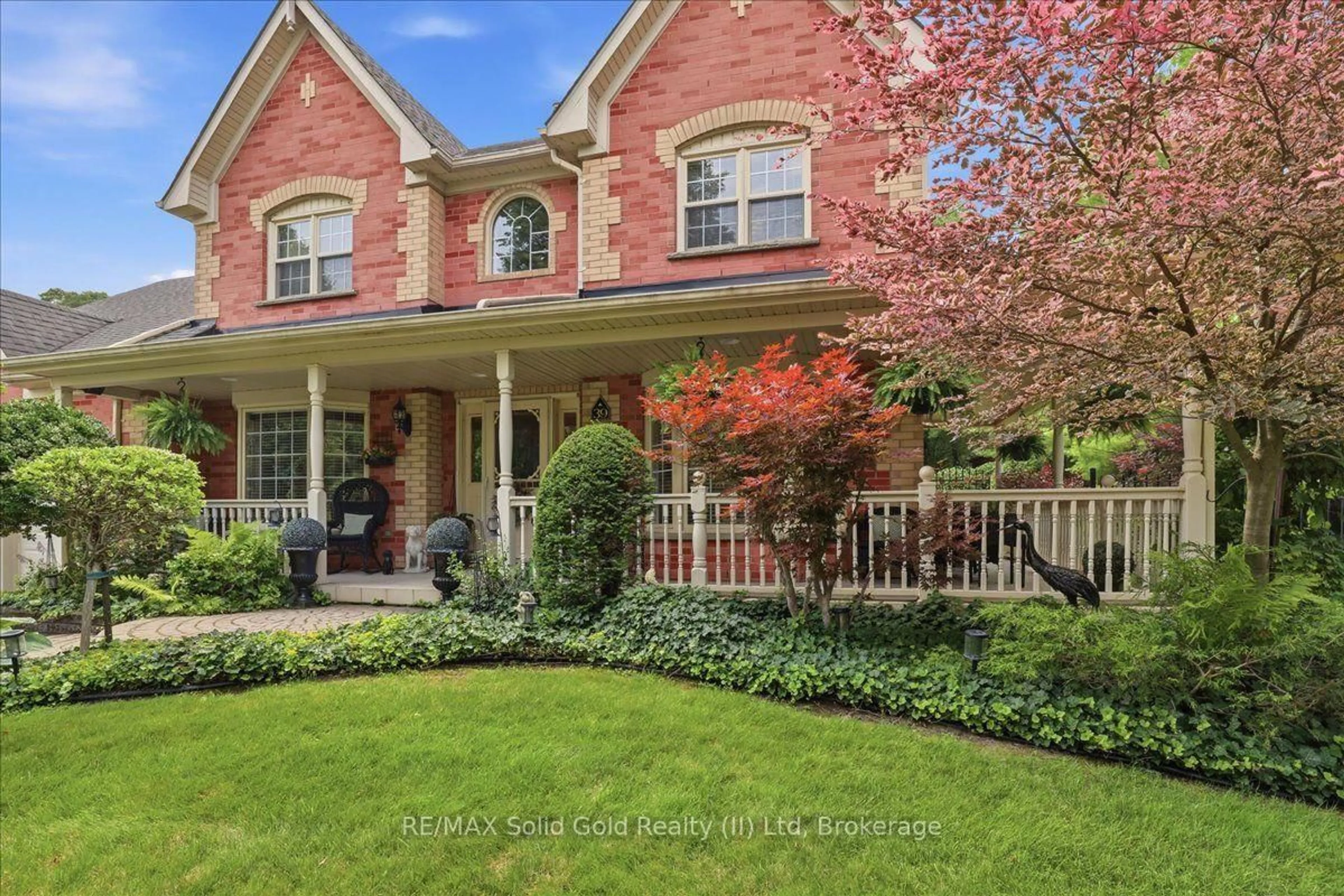 Home with brick exterior material, street for 39 Everwood Ru, Kitchener Ontario N2P 2B1