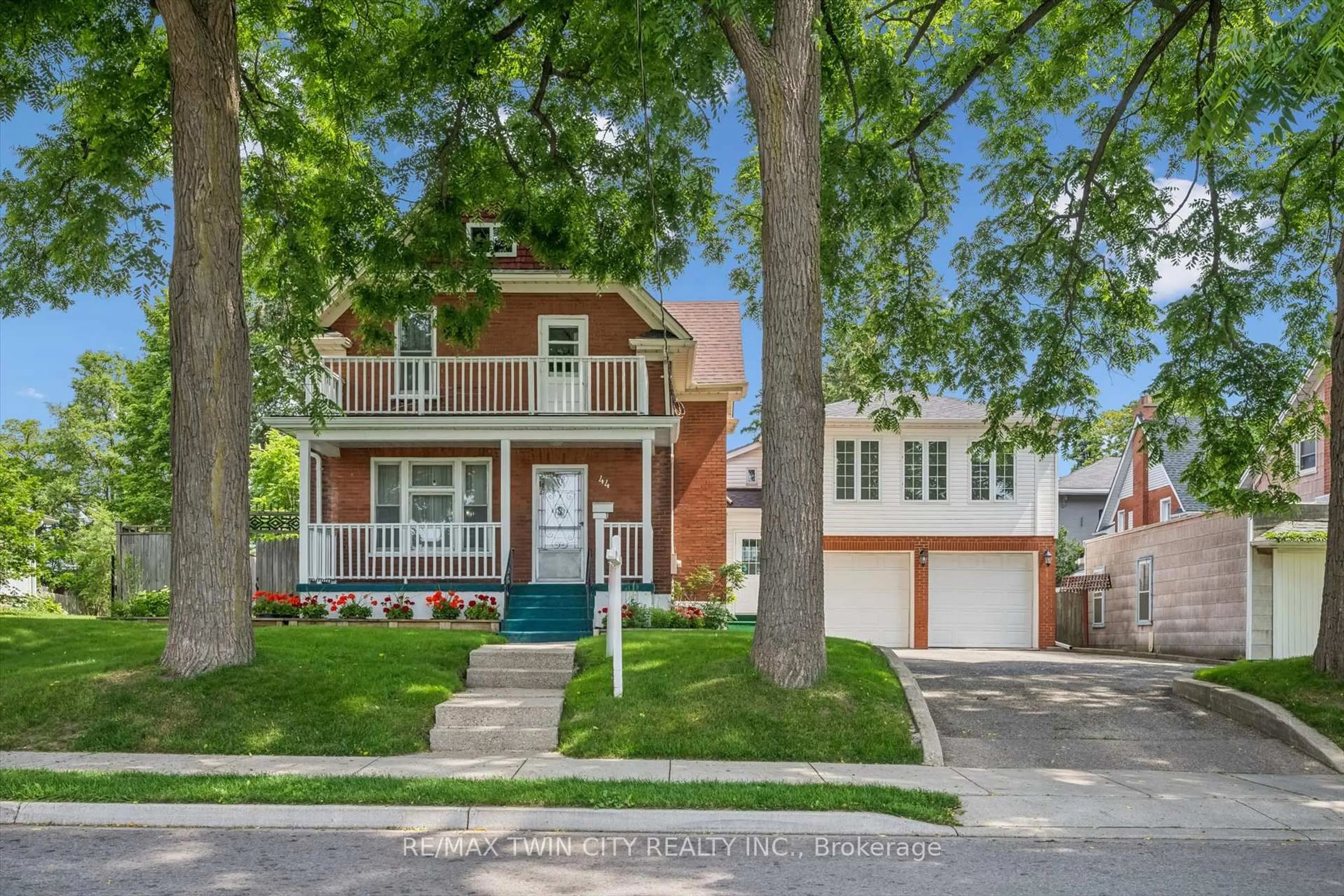 Home with brick exterior material, street for 44 Walter St, Kitchener Ontario N2G 1S1