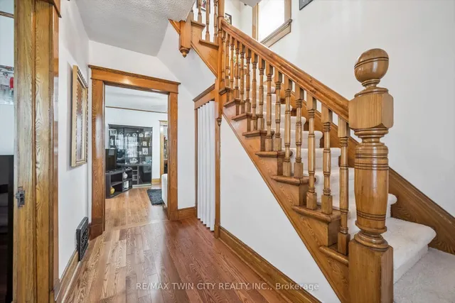 44 Walter St, Kitchener 4