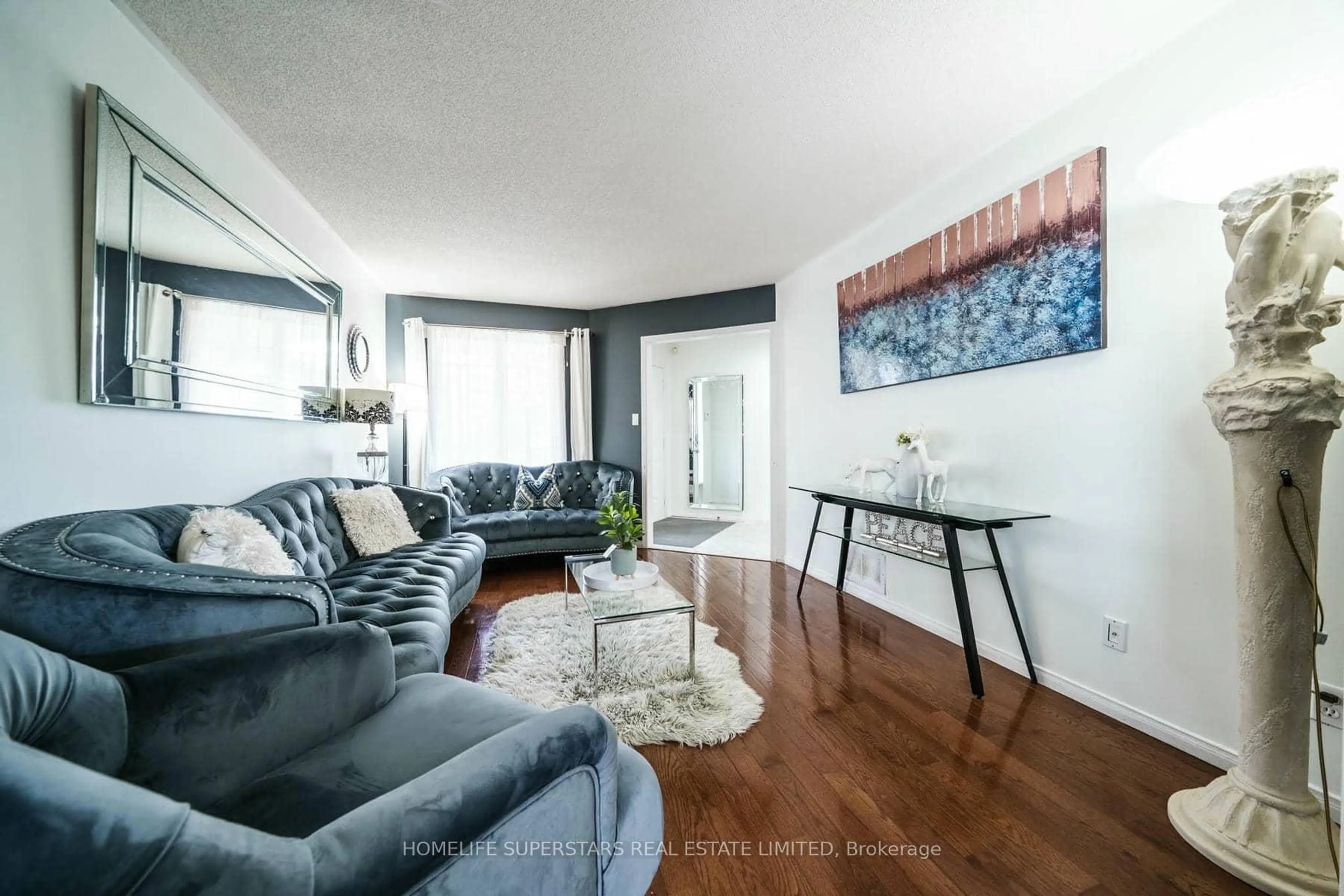 Living room with furniture, unknown for 61 Lawnhurst Dr, Hamilton Ontario L8V 4N9